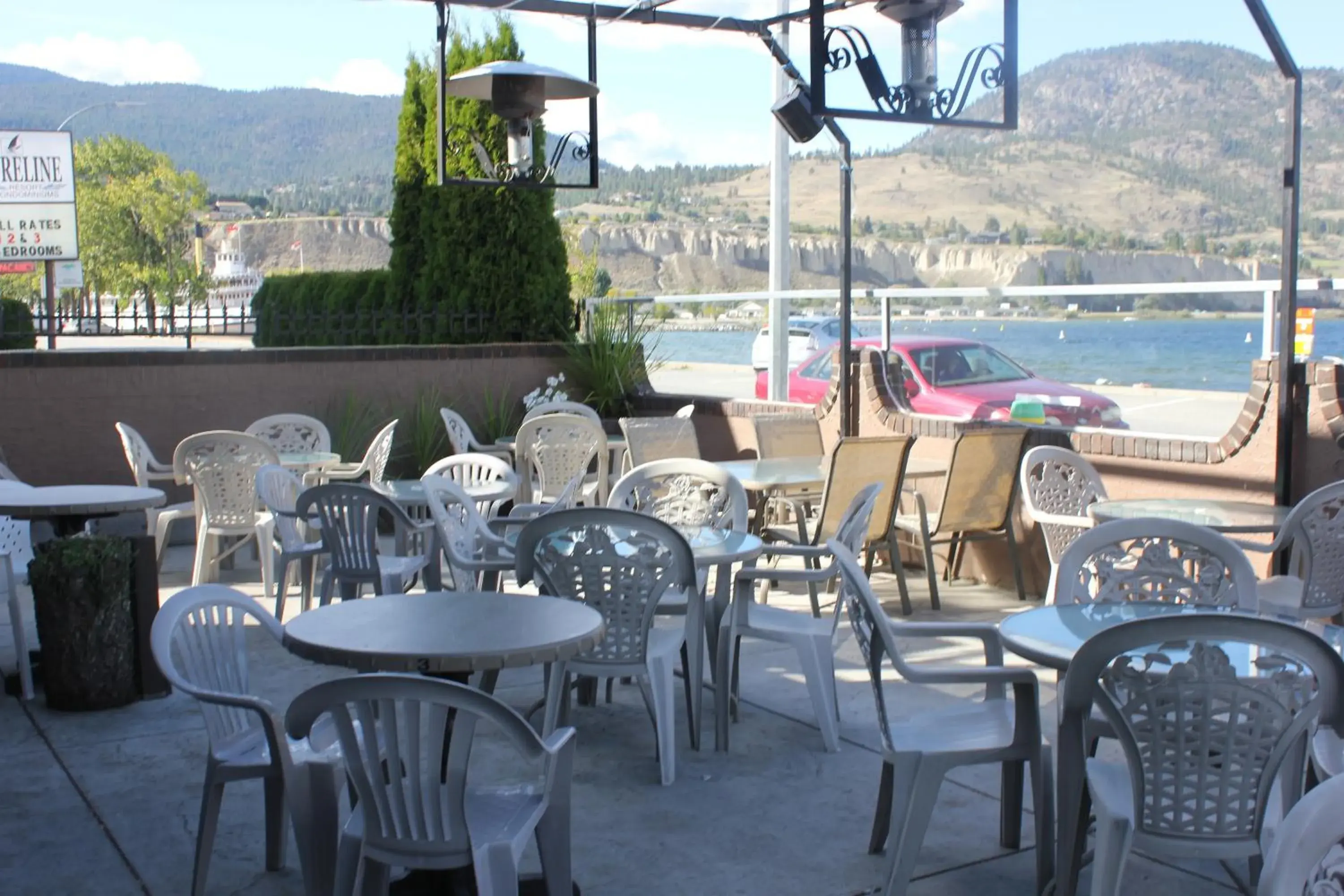 Restaurant/places to eat in Tiki Shores Inn & Suites Restaurant/places to eat in Tiki Shores Inn & Suites