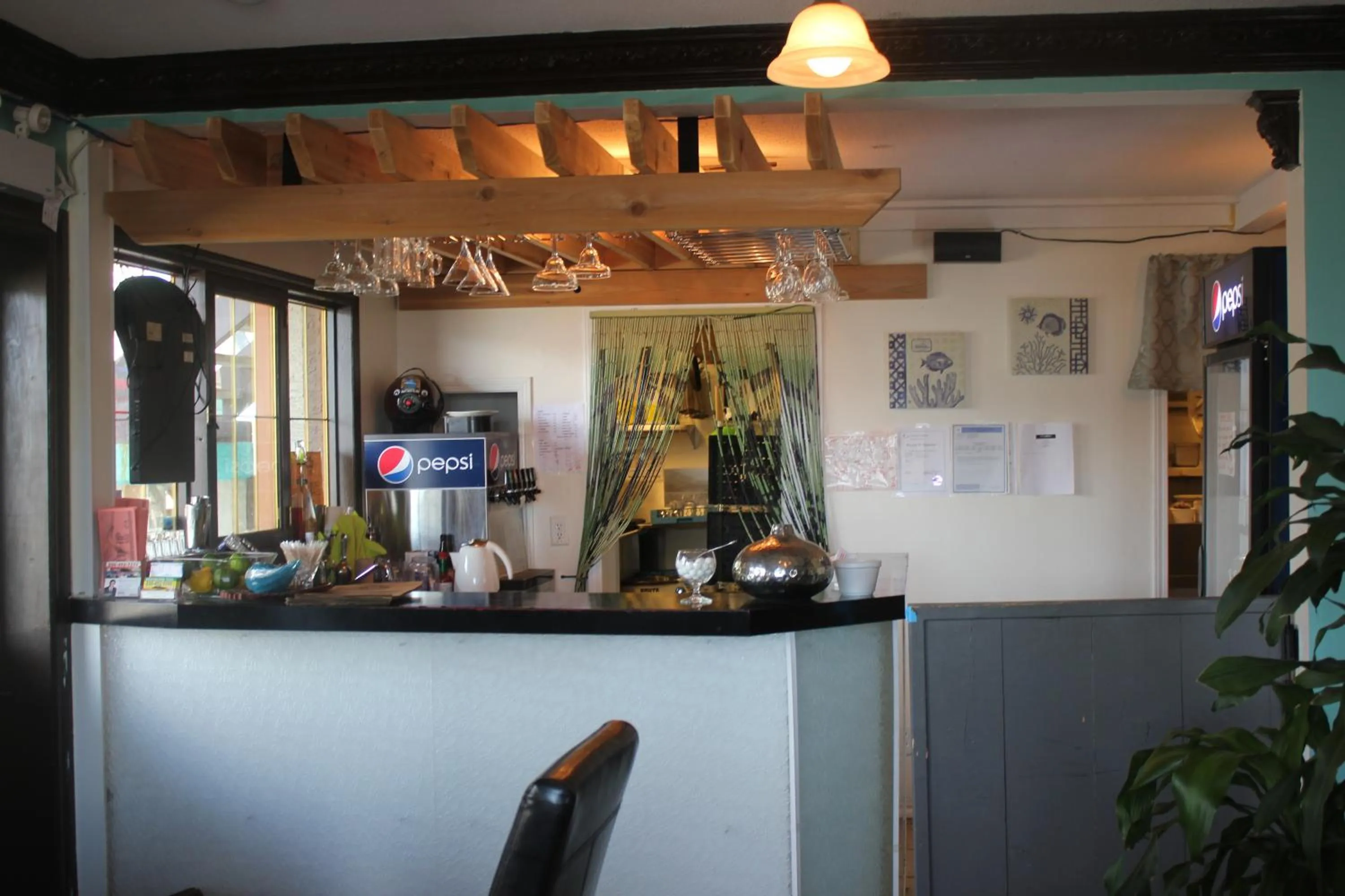 Restaurant/places to eat in Tiki Shores Inn & Suites