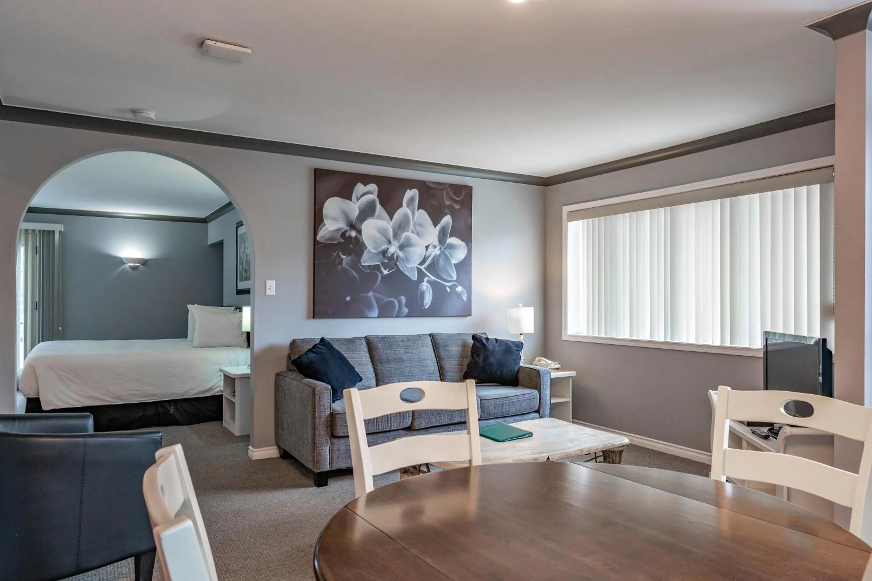 Living room in Tiki Shores Inn & Suites