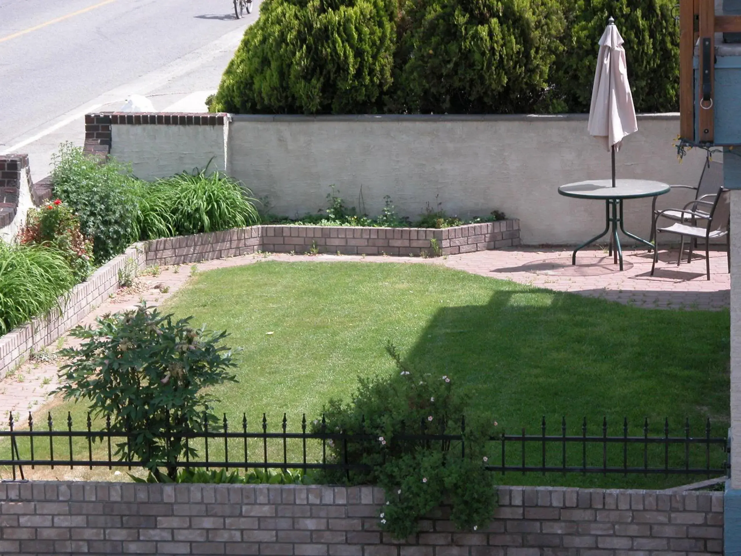 Facade/entrance in Tiki Shores Inn & Suites Facade/entrance in Tiki Shores Inn & Suites
