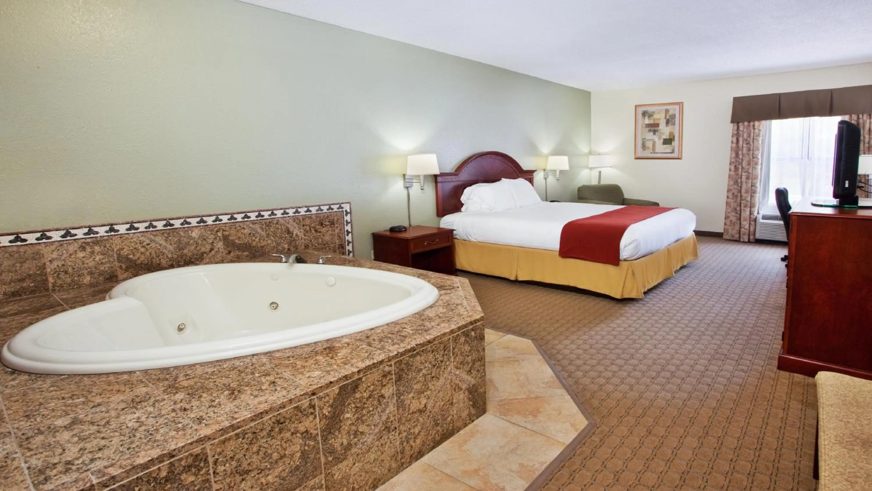 Photo of the whole room, Bathroom in Holiday Inn Express Hotel & Suites Kimball