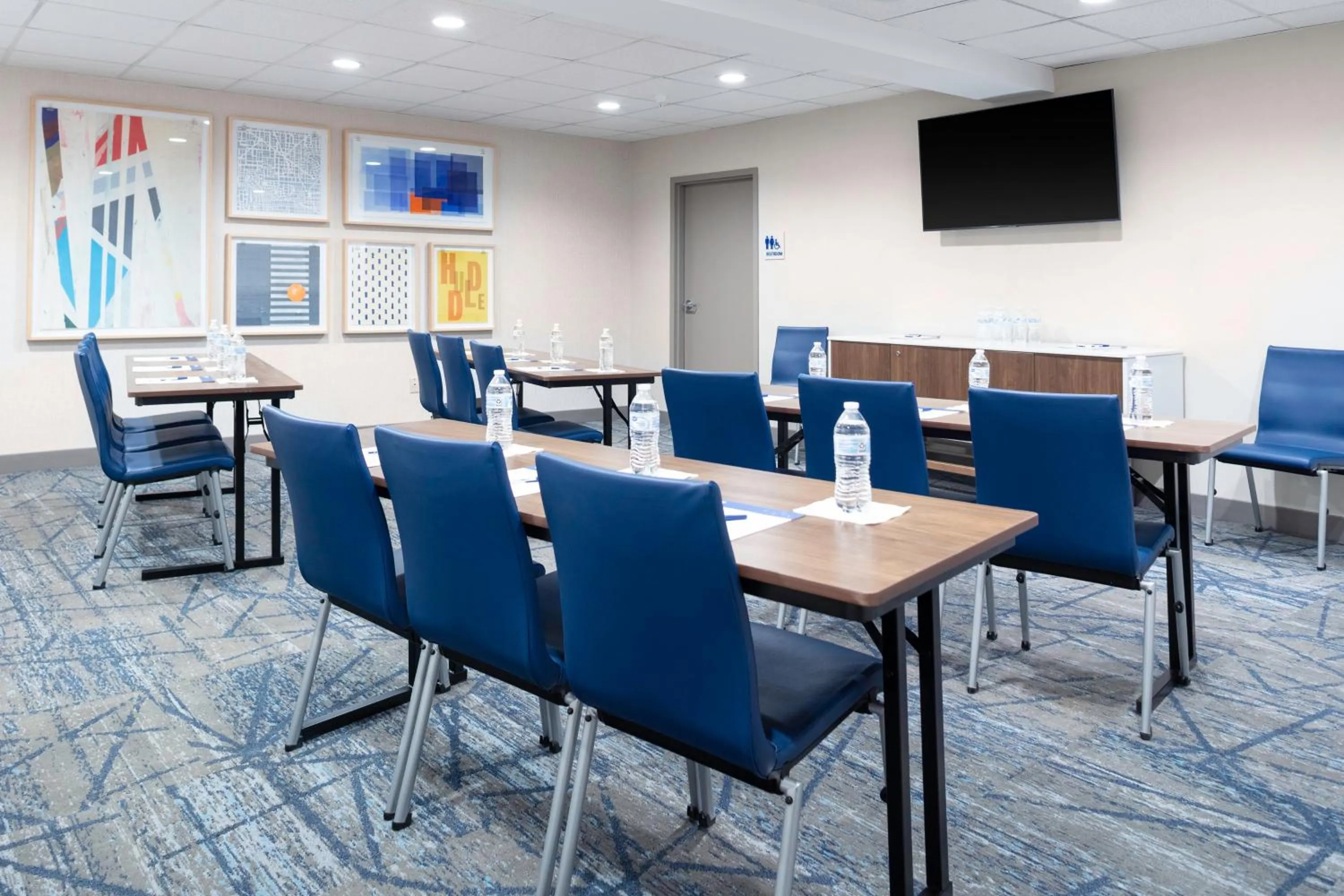 Meeting/conference room in Holiday Inn Express Hotel & Suites Kimball