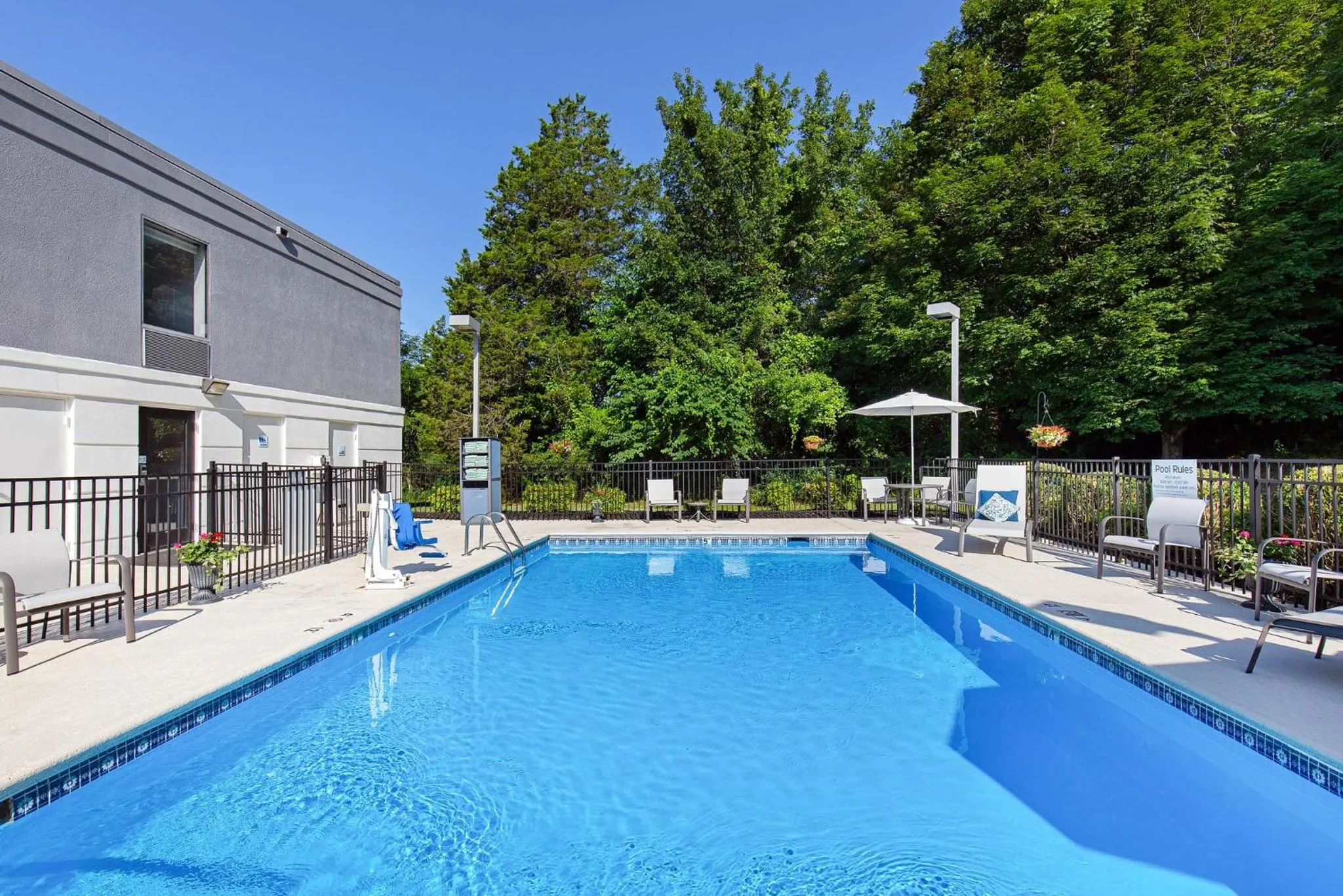 Swimming Pool in Holiday Inn Express Hotel & Suites Kimball