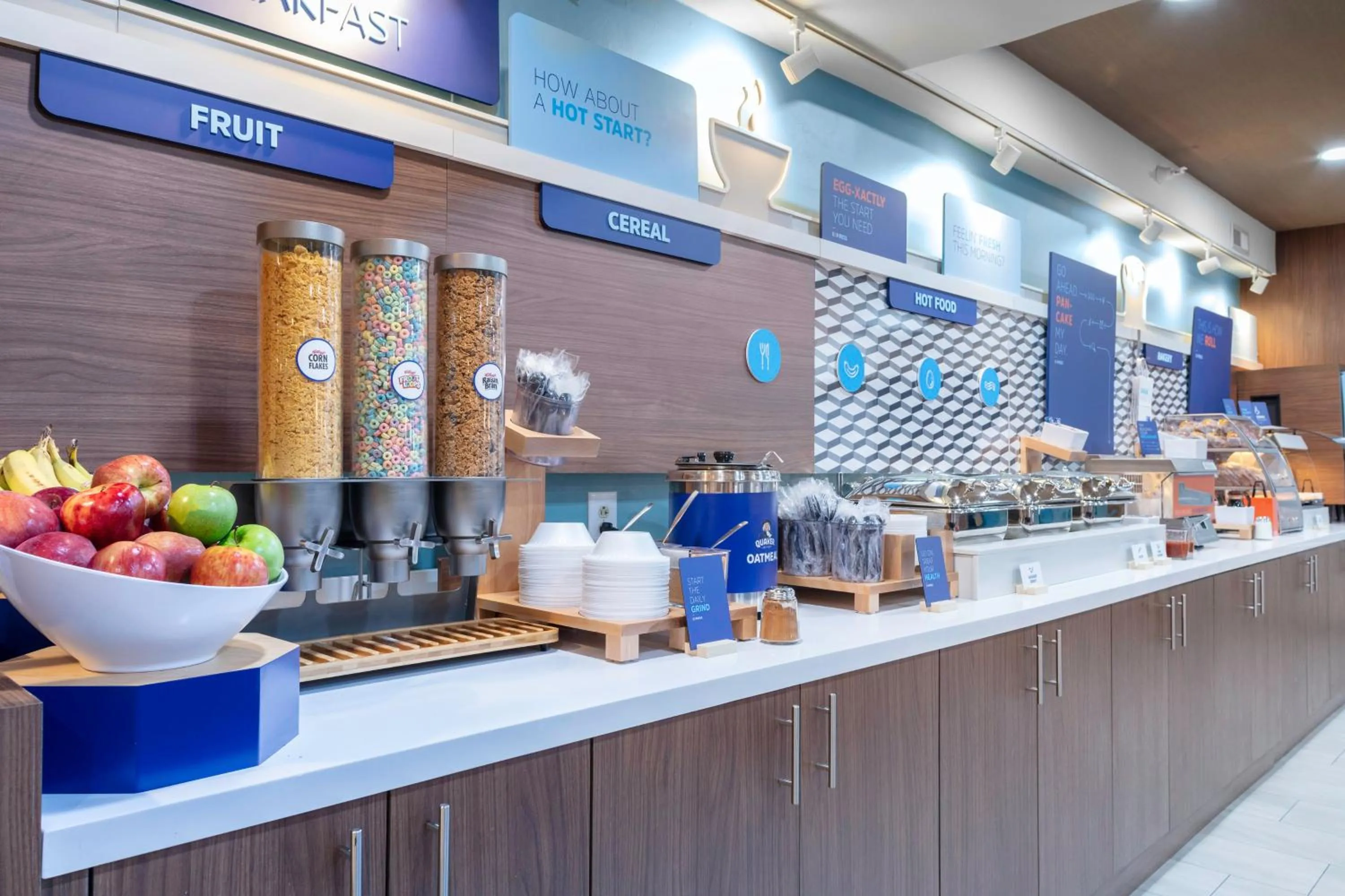 Breakfast, Food in Holiday Inn Express Hotel & Suites Kimball