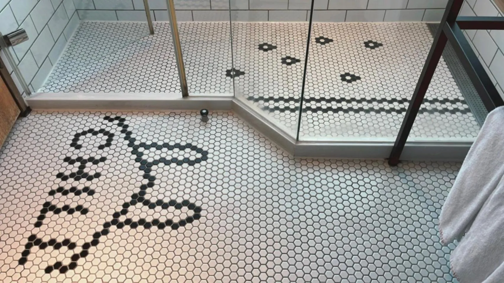 Bathroom in Chill Roof Hotel