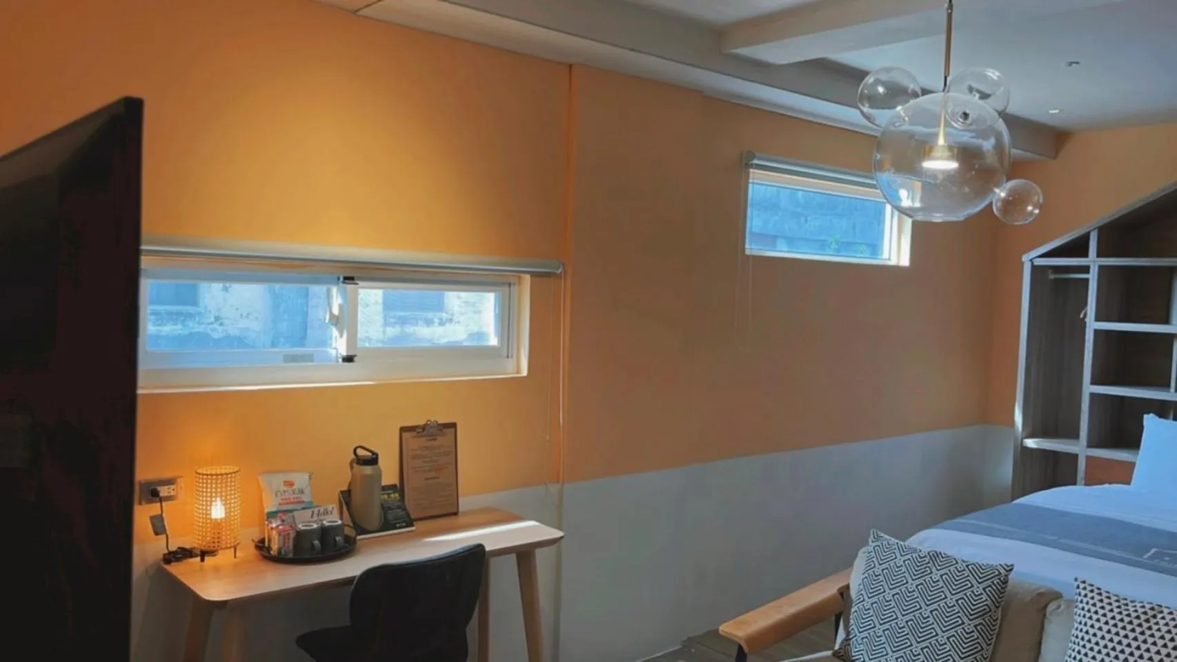 Photo of the whole room, Bed in Chill Roof Hotel