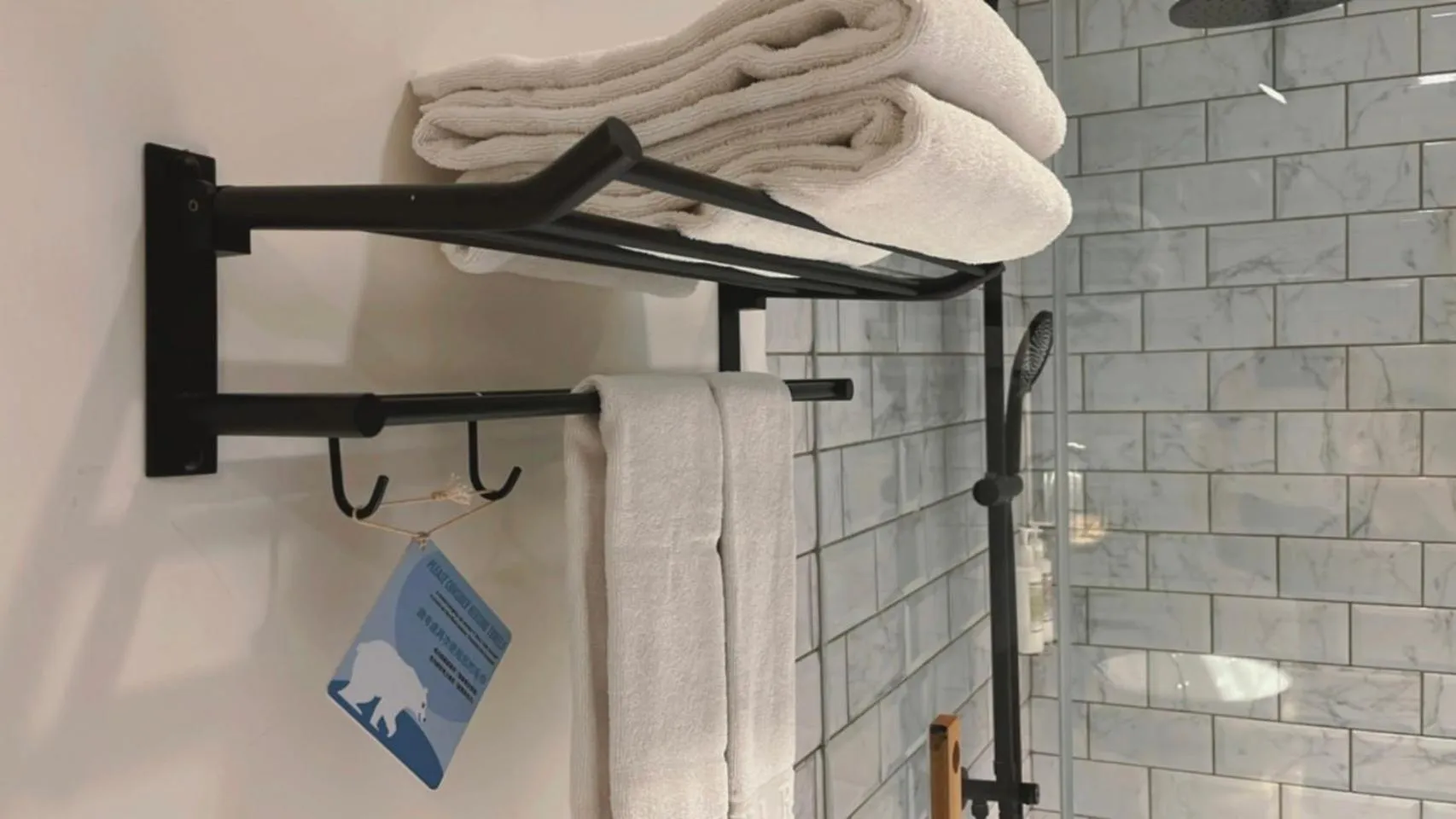 towels in Chill Roof Hotel