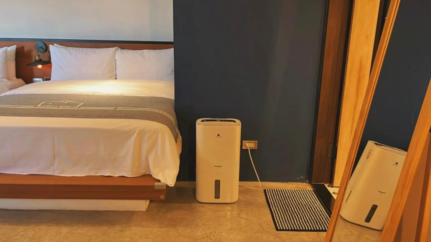 Photo of the whole room, Bed in Chill Roof Hotel