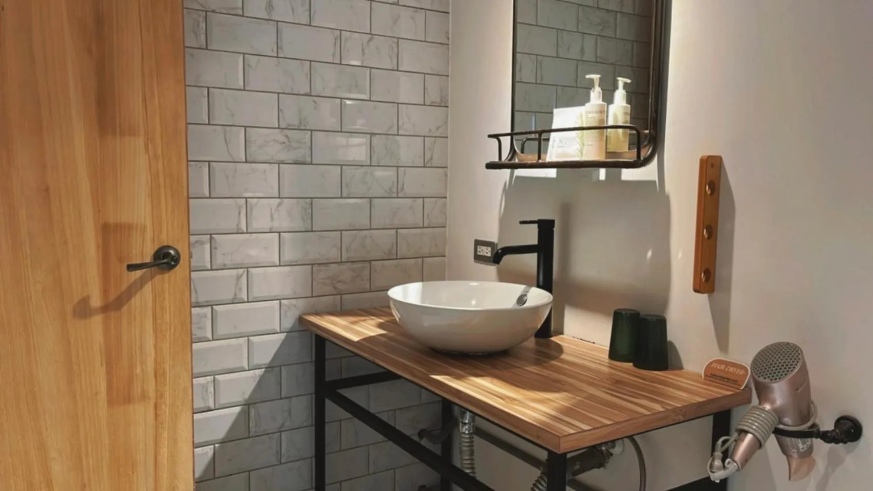 Bathroom in Chill Roof Hotel