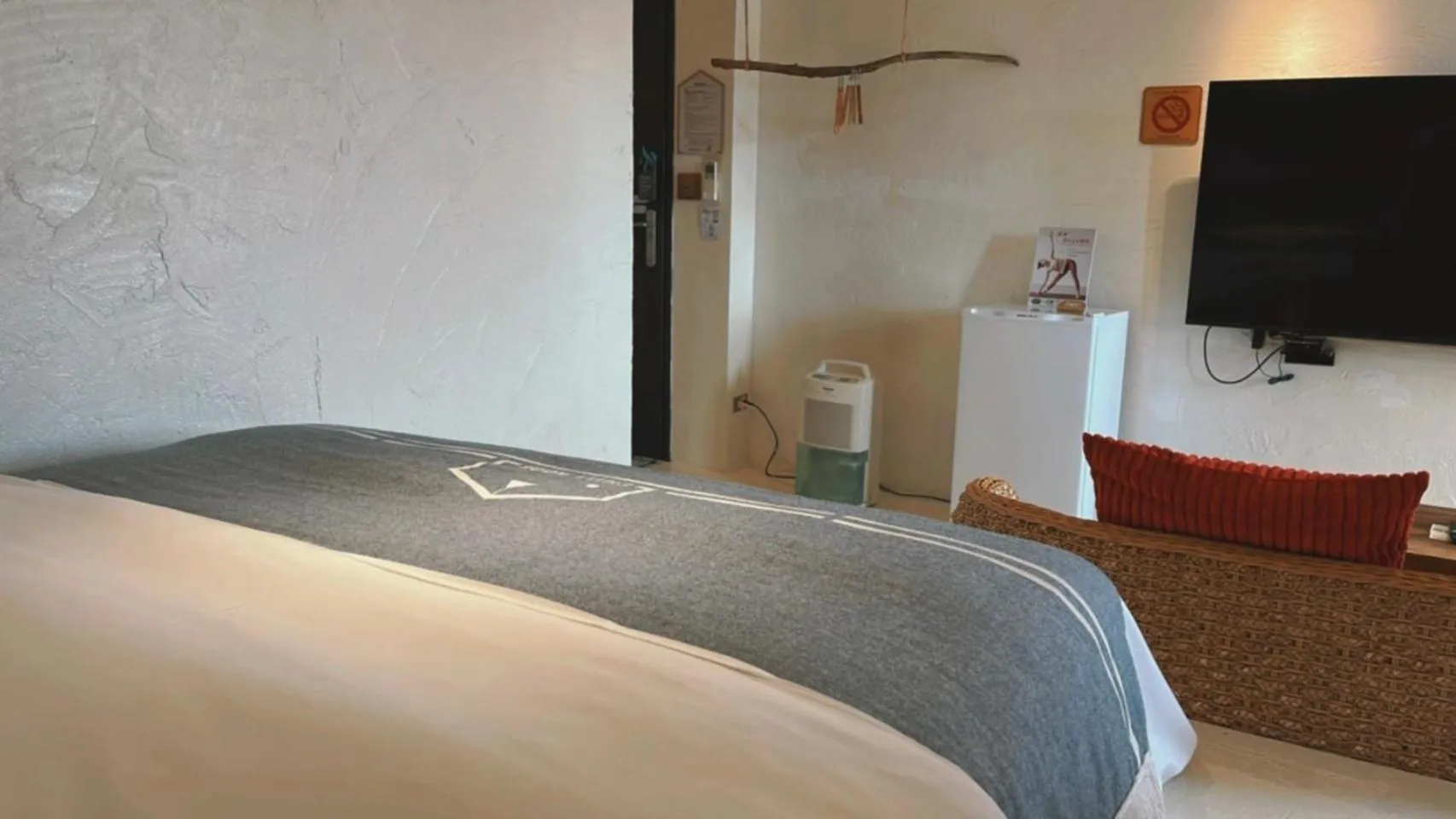 Photo of the whole room, Bed in Chill Roof Hotel