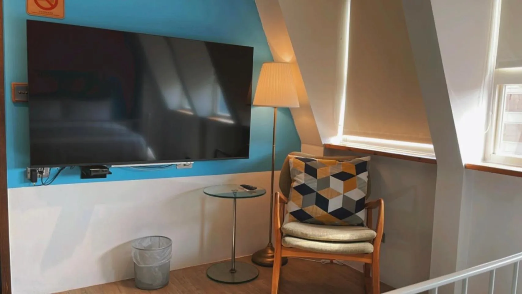 TV and multimedia in Chill Roof Hotel