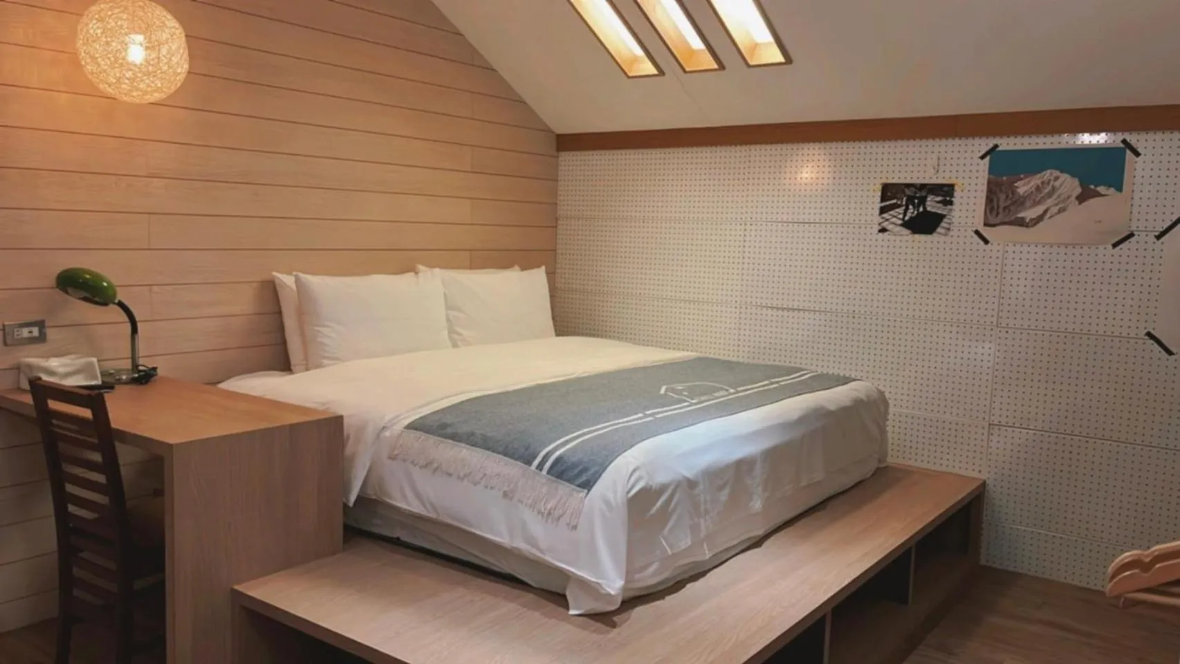 Photo of the whole room, Bed in Chill Roof Hotel