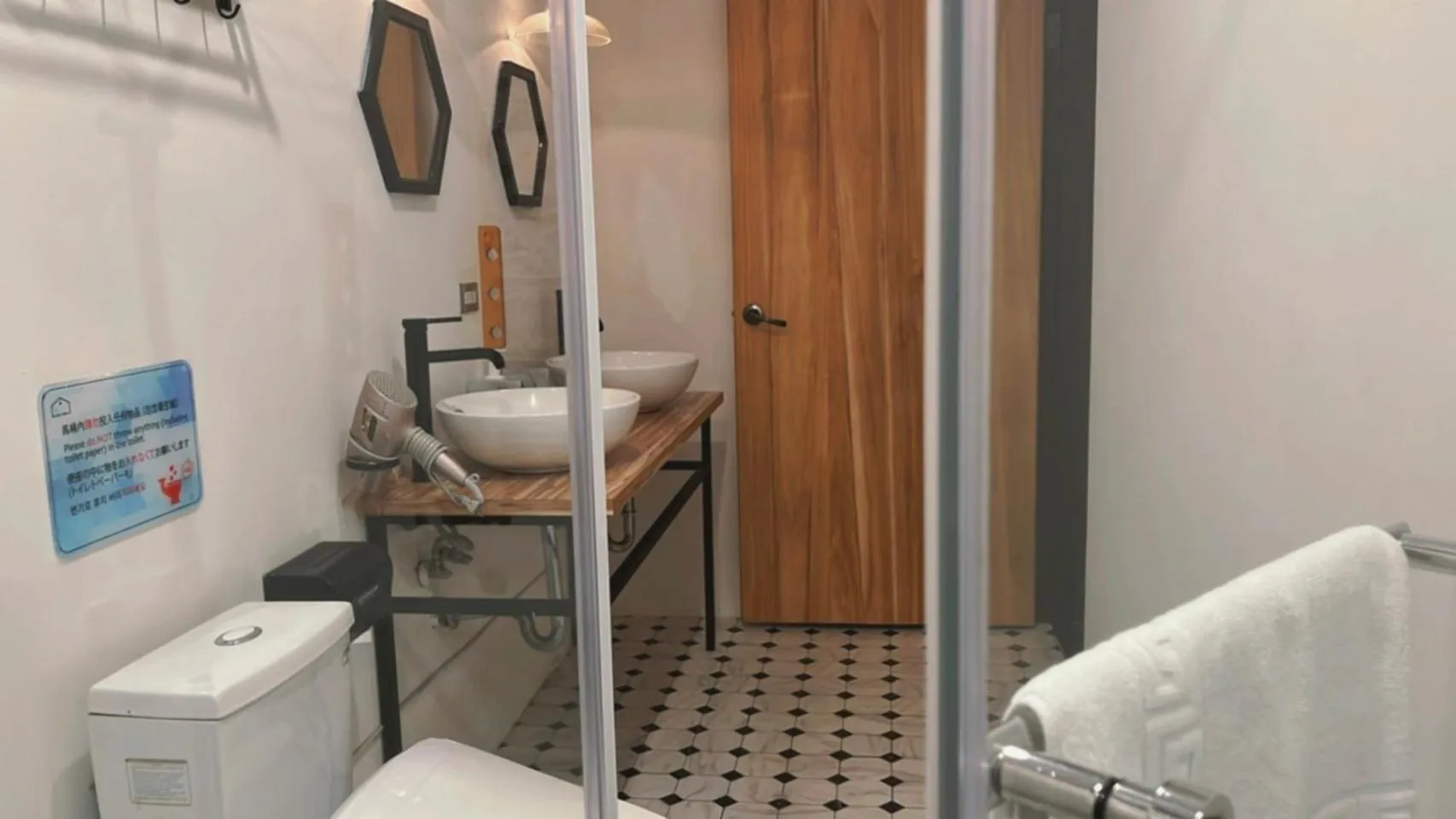 Bathroom in Chill Roof Hotel