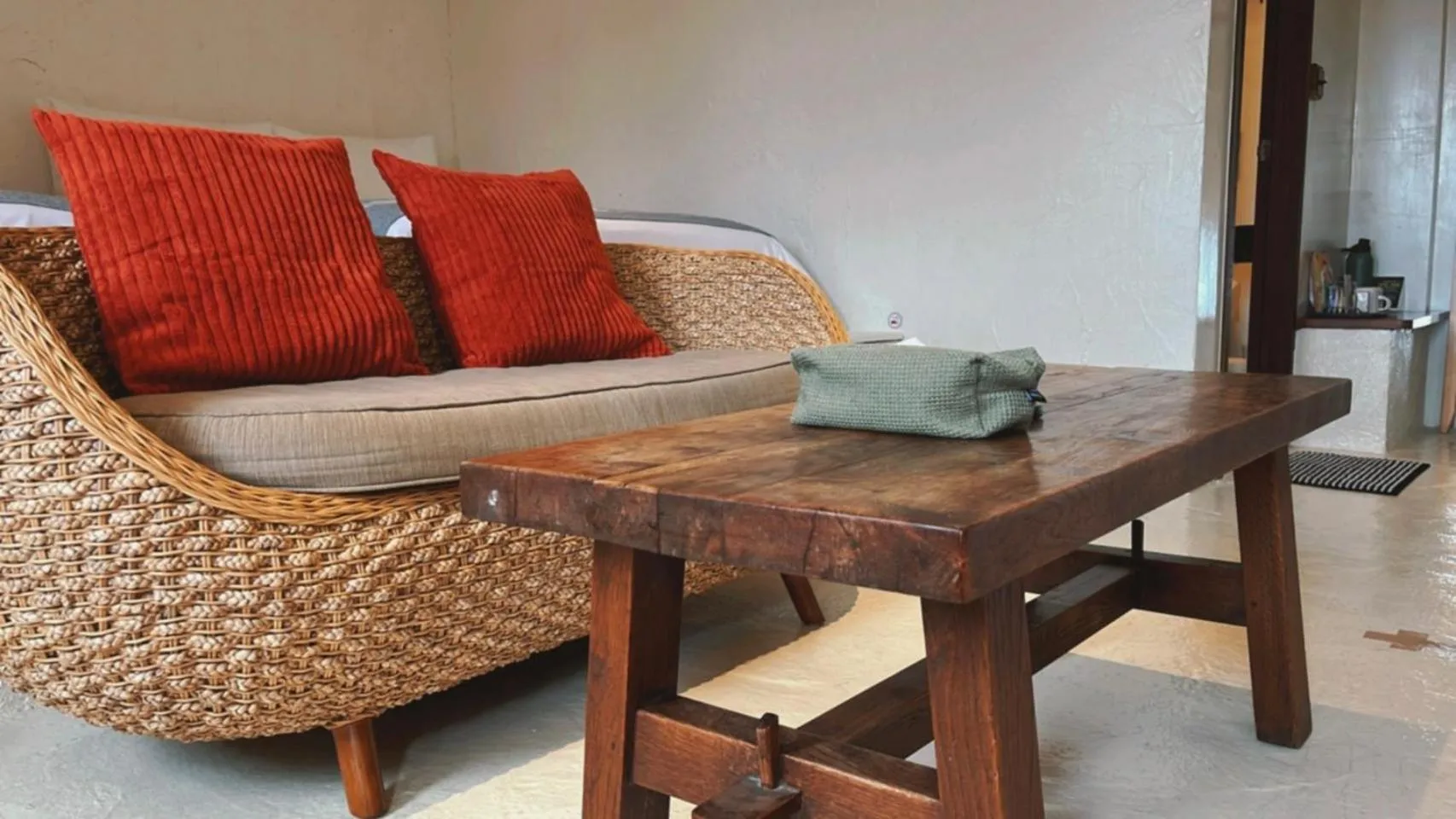 Seating area in Chill Roof Hotel