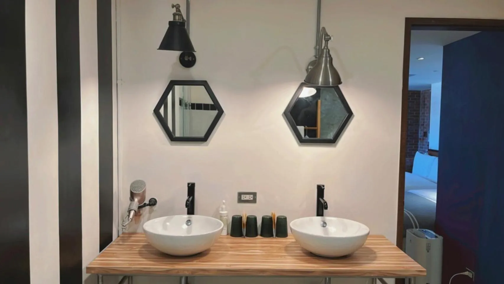 Bathroom in Chill Roof Hotel