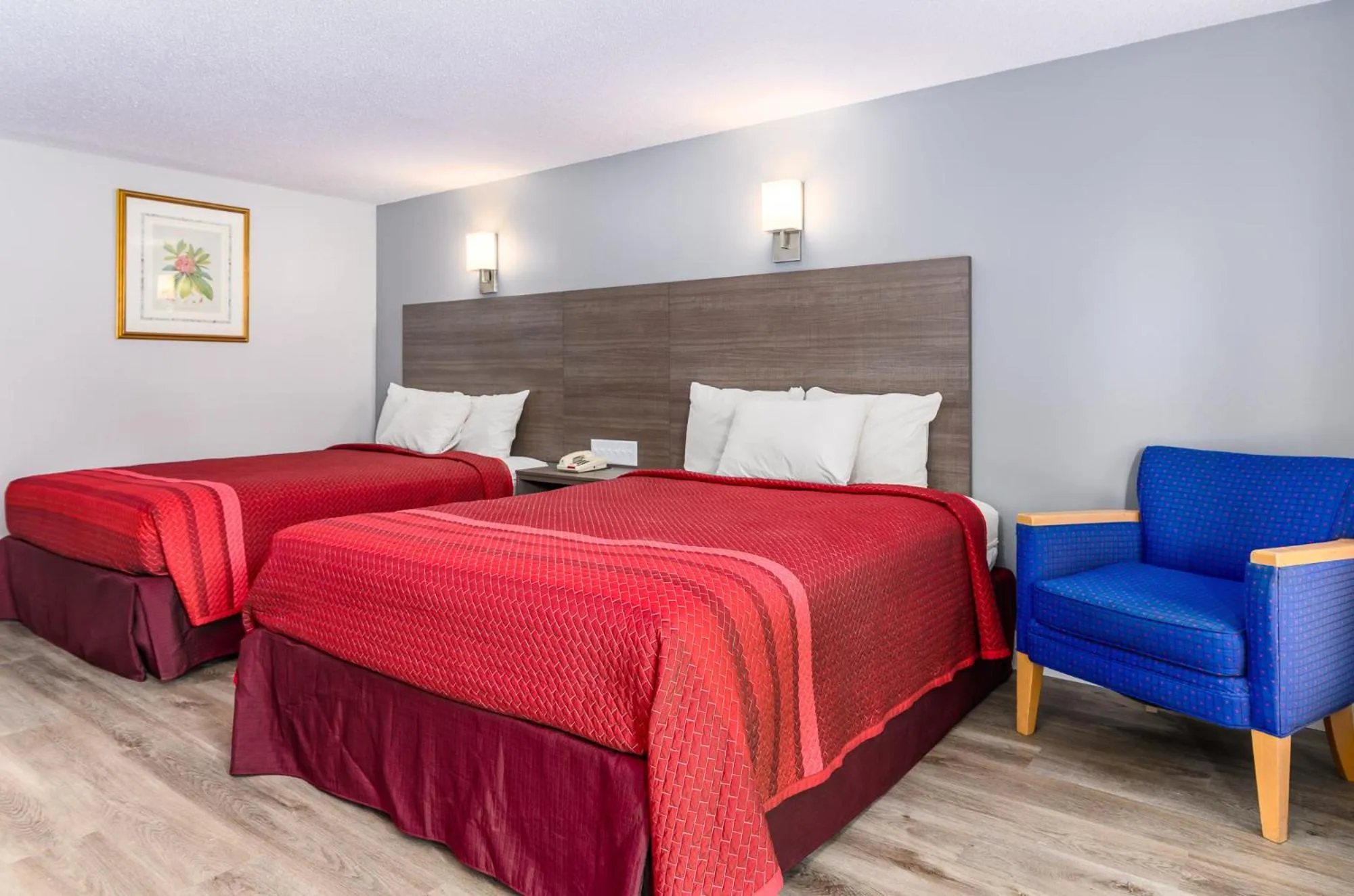 Bedroom in Captains Quarters Motel & Conference Center