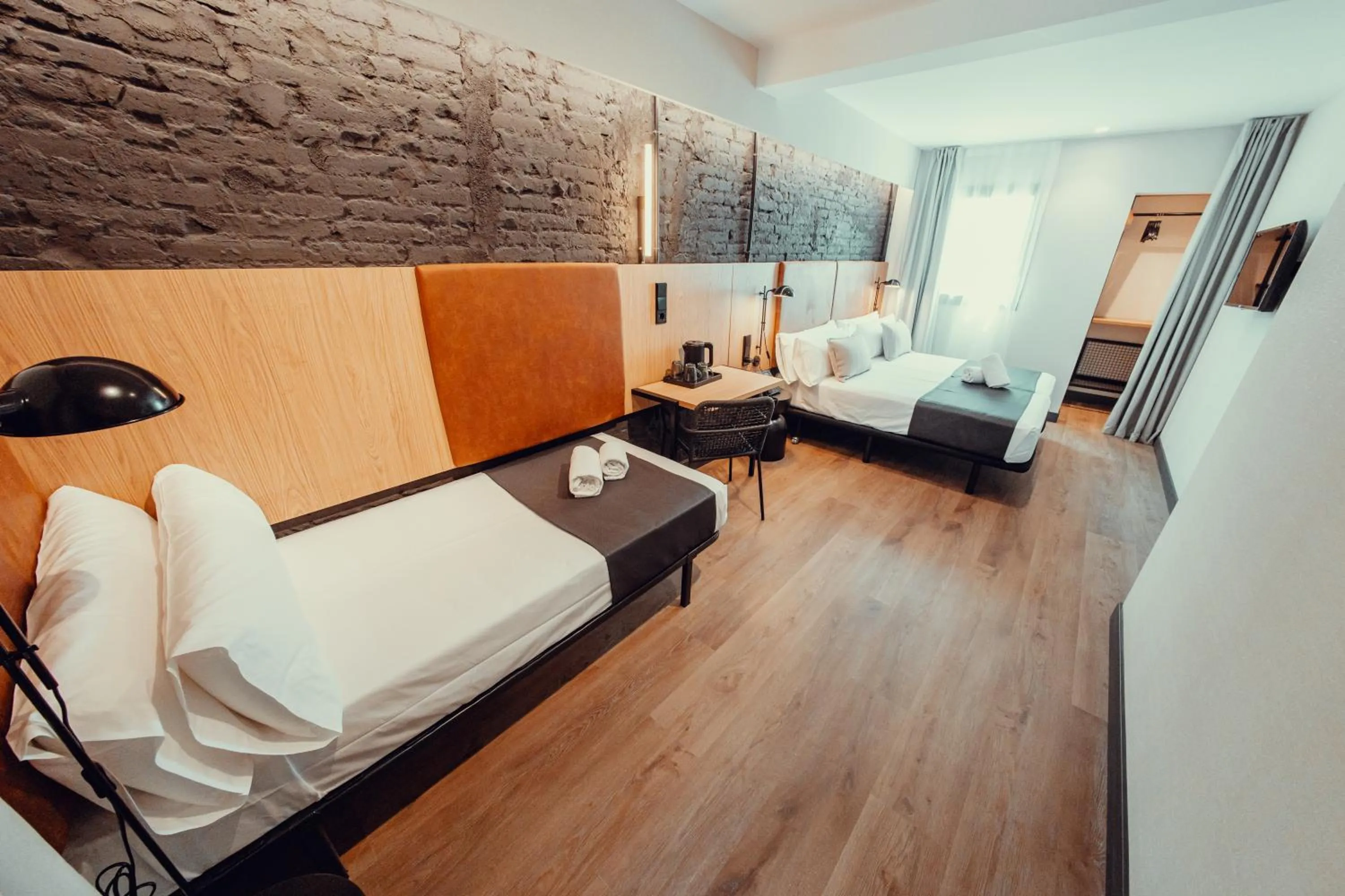 Photo of the whole room, Bed in Hotel Transit