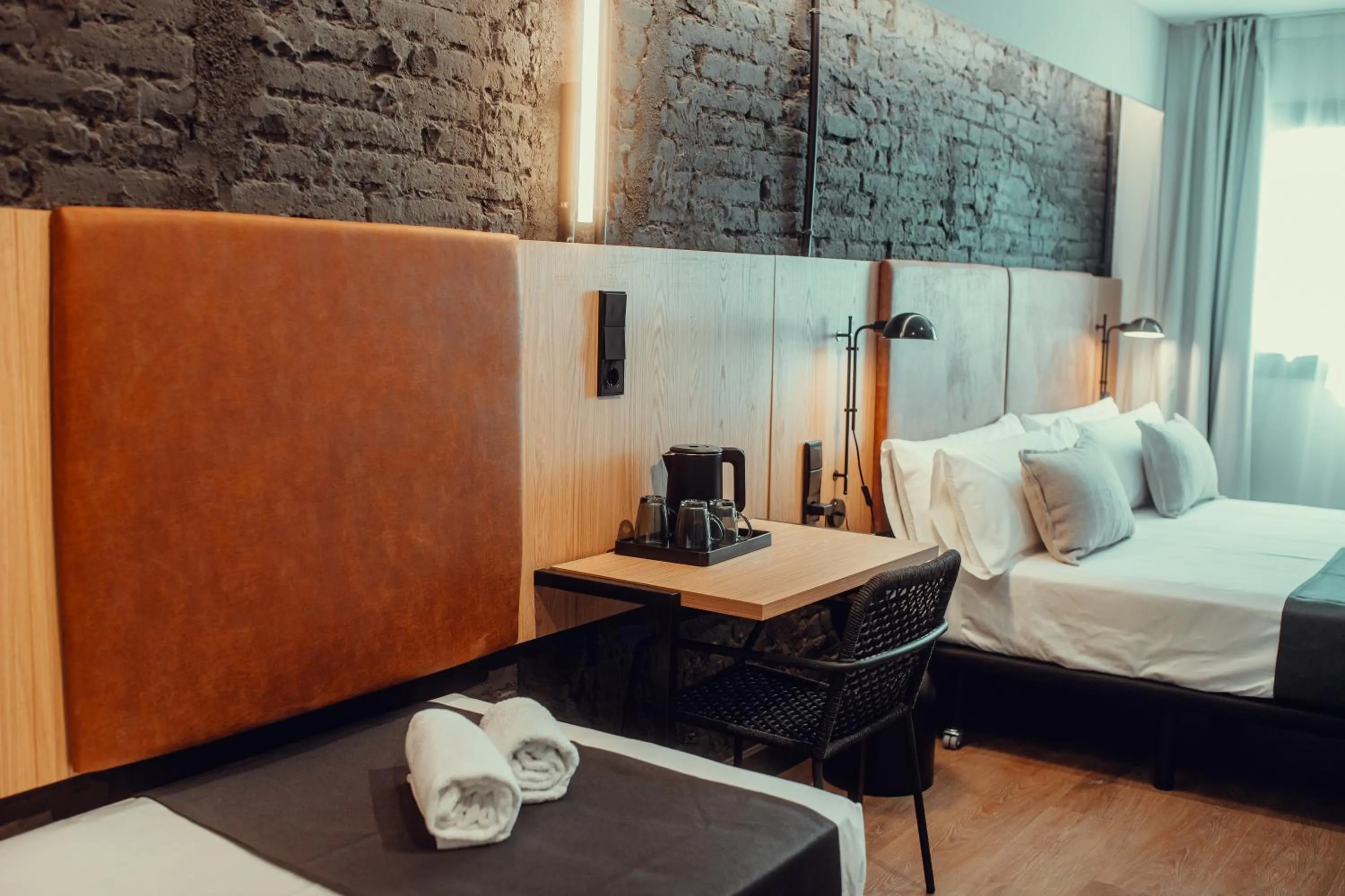 Photo of the whole room, Bed in Hotel Transit