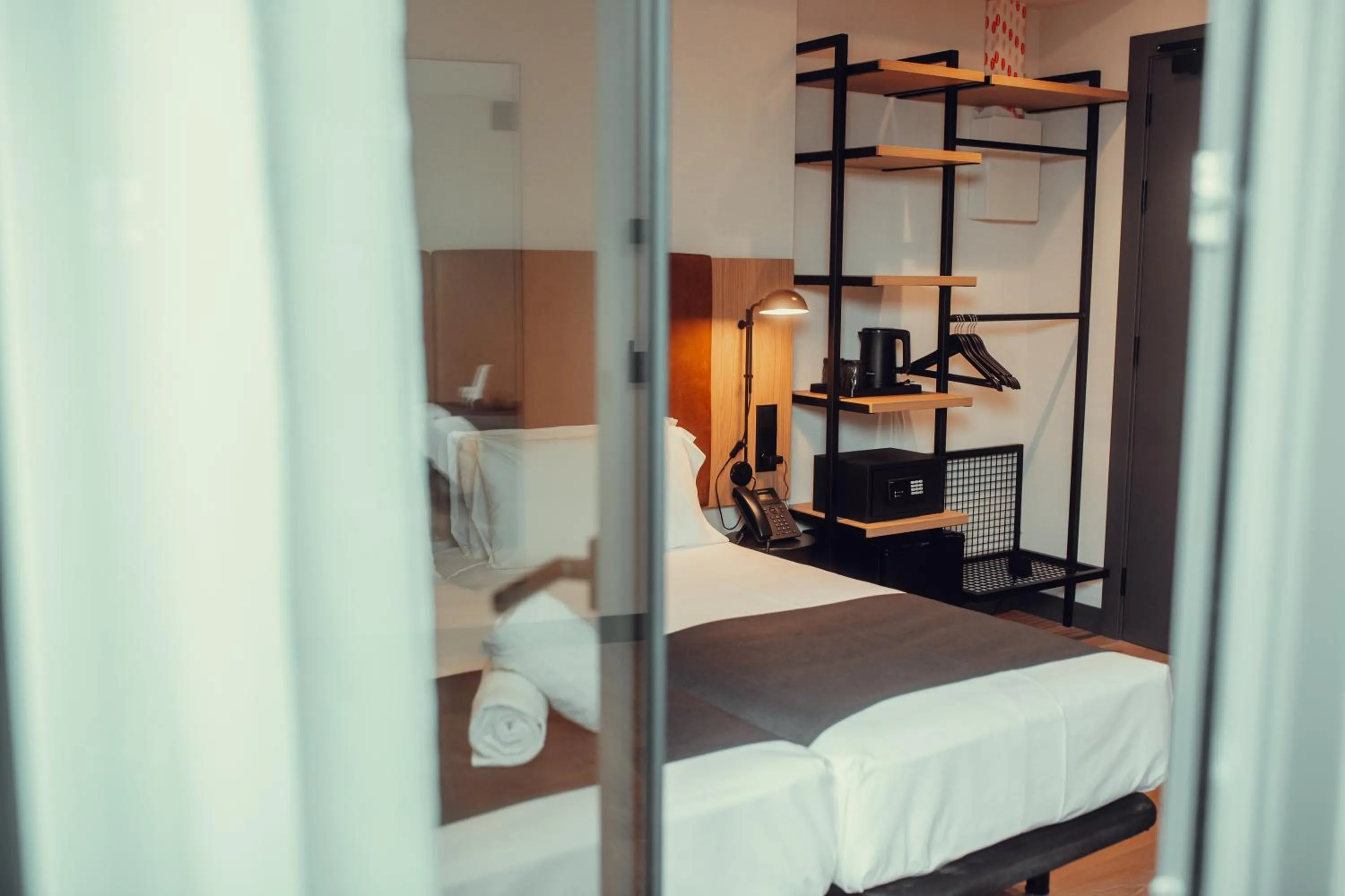 Photo of the whole room, Bed in Hotel Transit