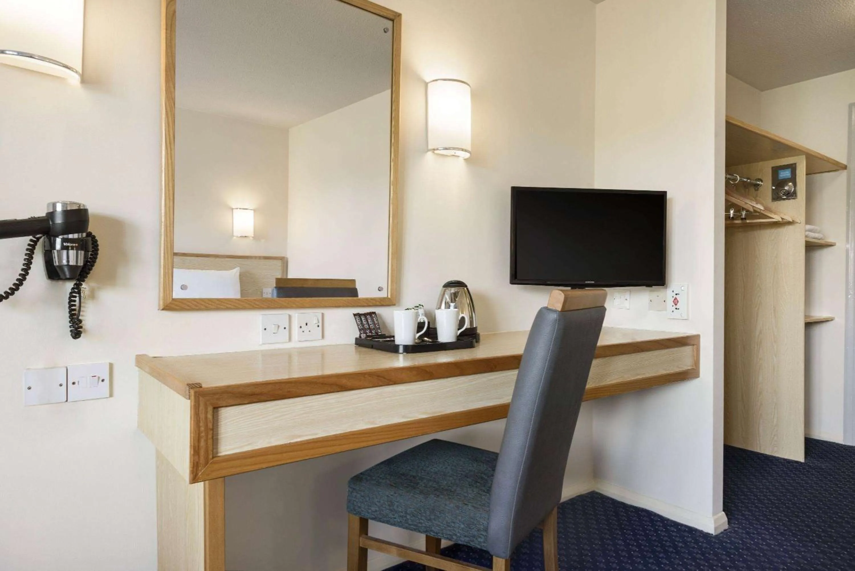 Photo of the whole room in Days Inn Sutton Scotney North