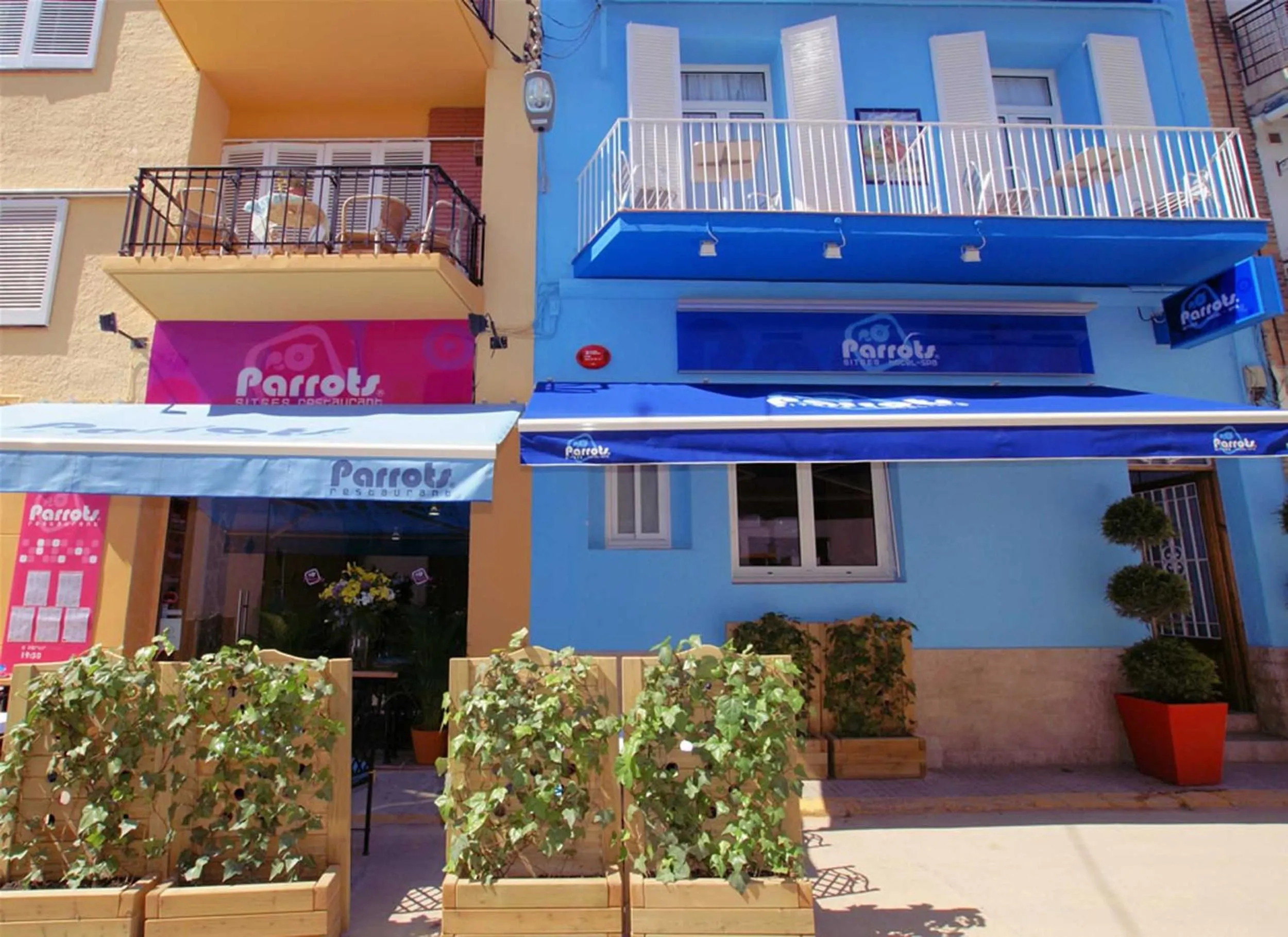 Property building in Parrots Sitges Hotel