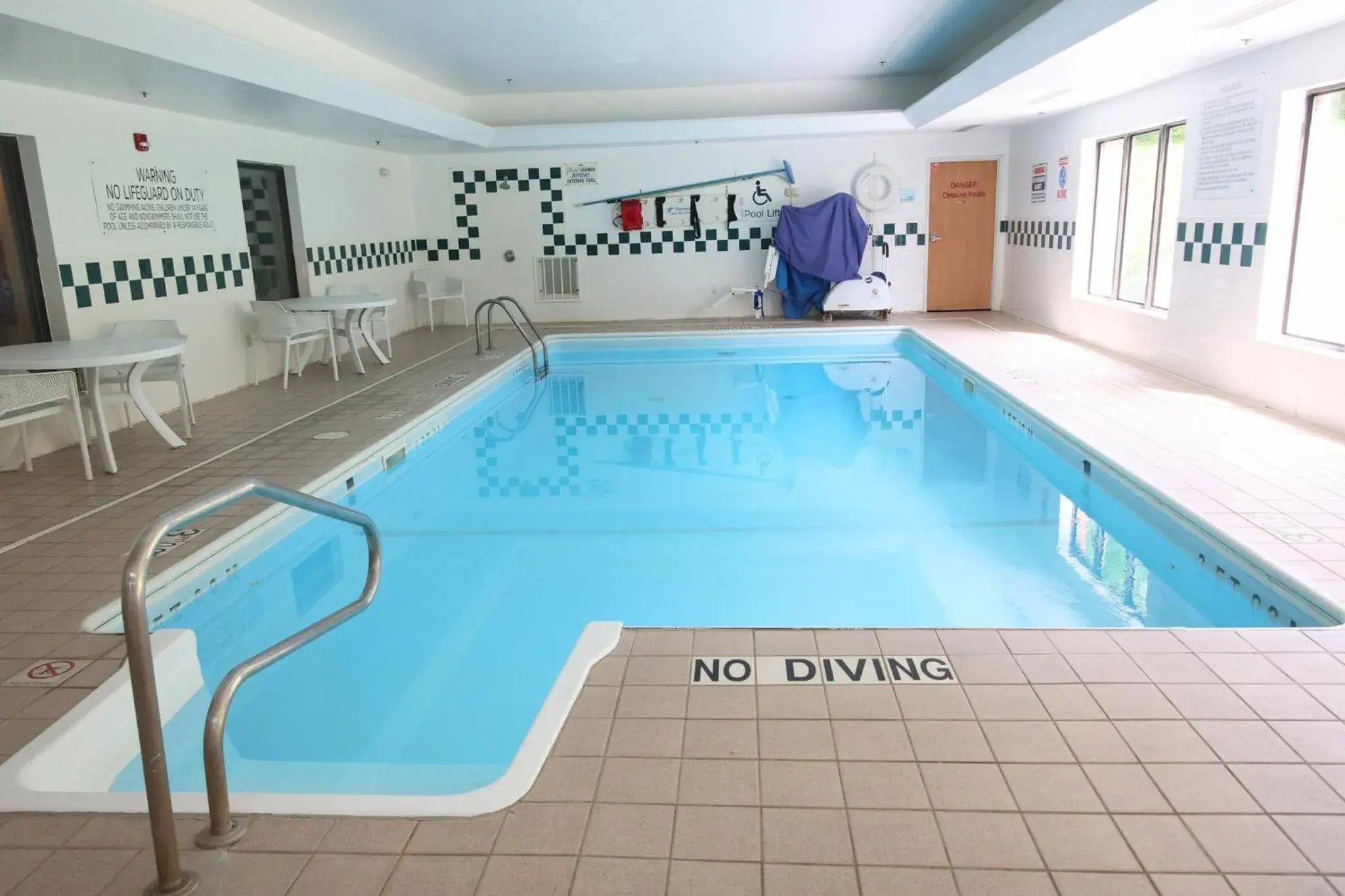 Swimming pool in Holiday Inn Express Hotel & Suites Logansport by IHG Swimming pool in Holiday Inn Express Hotel & Suites Logansport by IHG