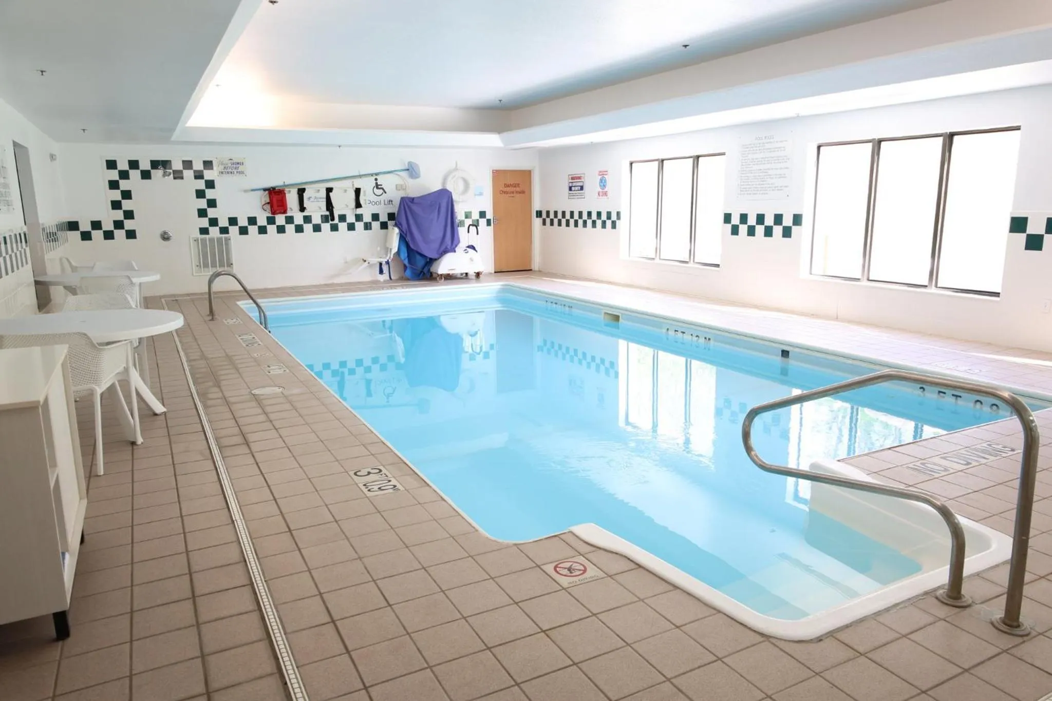 Swimming pool in Holiday Inn Express Hotel & Suites Logansport by IHG