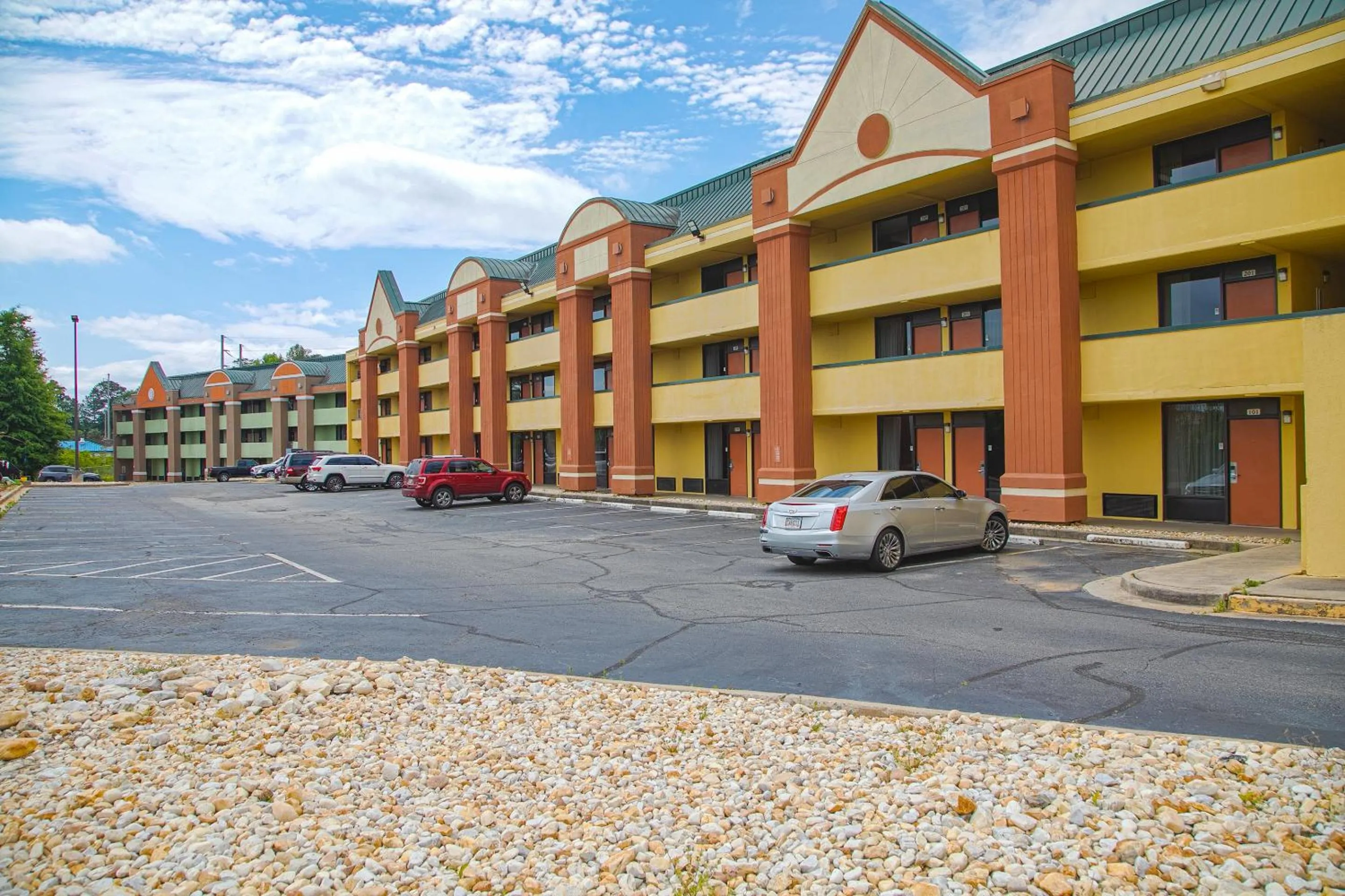 Parking, Property Building in My Homes Macon North I-75 By OYO