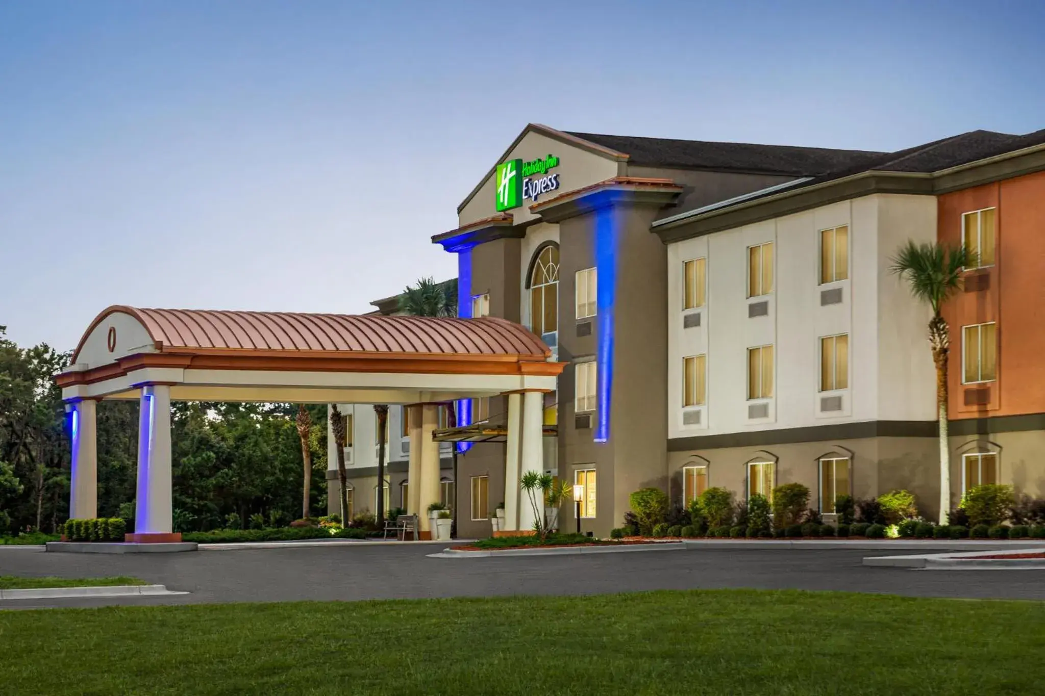 Property building in Holiday Inn Express Hotel & Suites Live Oak by IHG Property building in Holiday Inn Express Hotel & Suites Live Oak by IHG