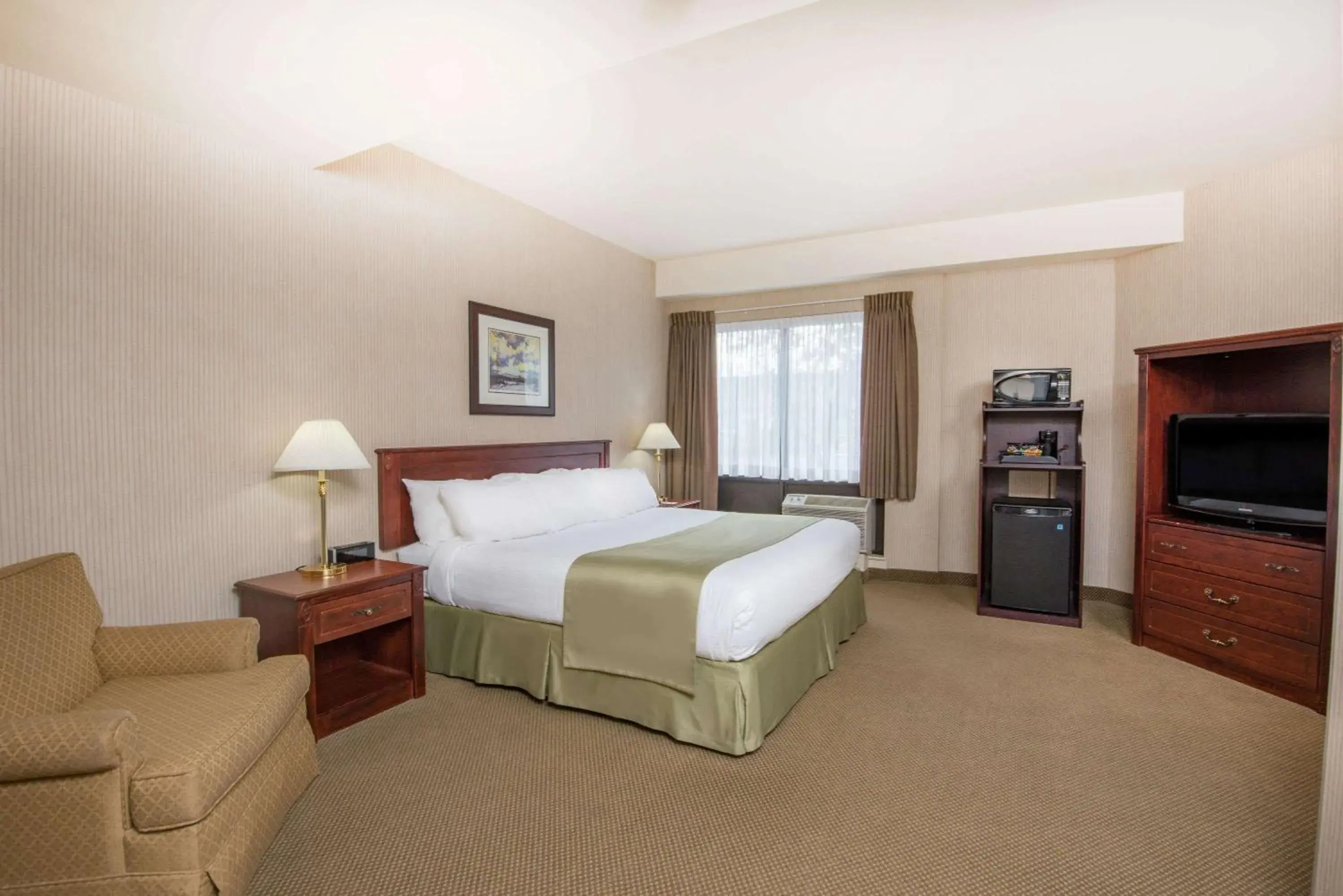 Photo of the whole room, Bed in Ramada by Wyndham St. John's Photo of the whole room, Bed in Ramada by Wyndham St. John's