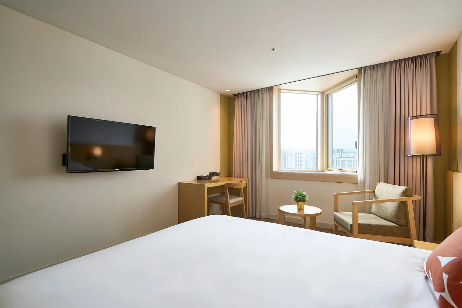 View (from property/room), Bed in Jeju Central City Hotel