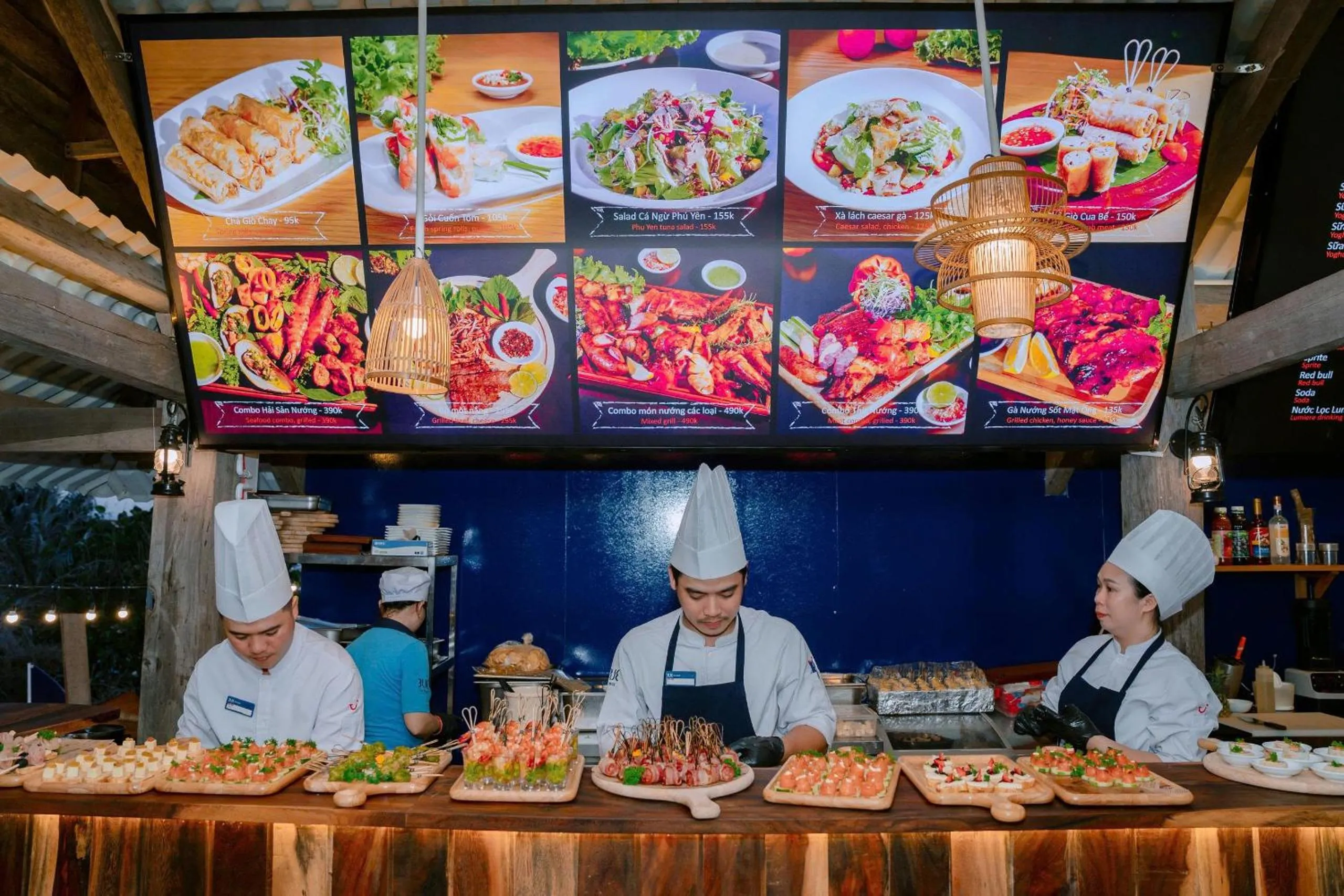 Lounge or bar in TUI BLUE Tuy Hoa - Wellness & Retreat Hotel