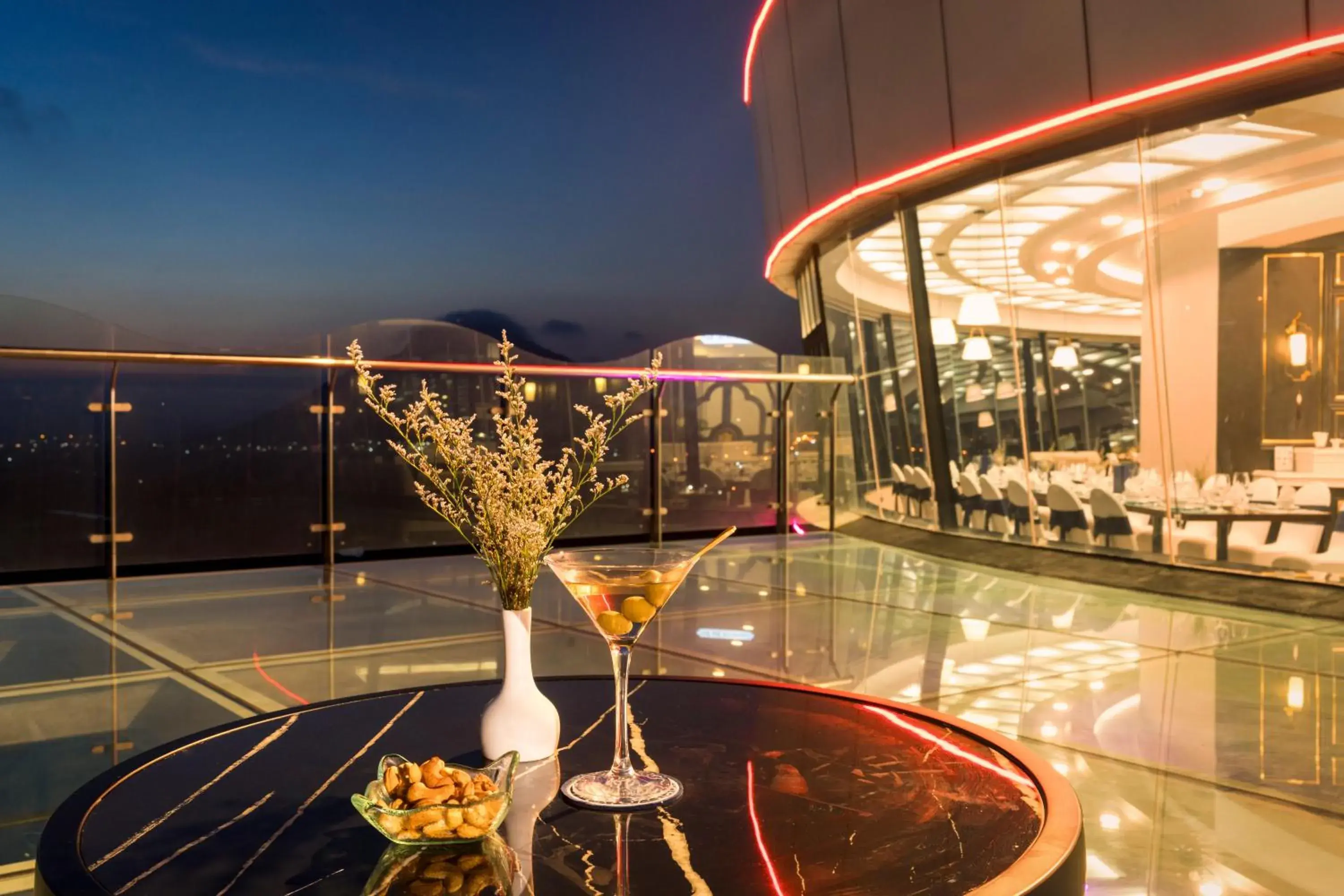 Lounge or bar in TUI BLUE Tuy Hoa - Wellness & Retreat Hotel Lounge or bar in TUI BLUE Tuy Hoa - Wellness & Retreat Hotel