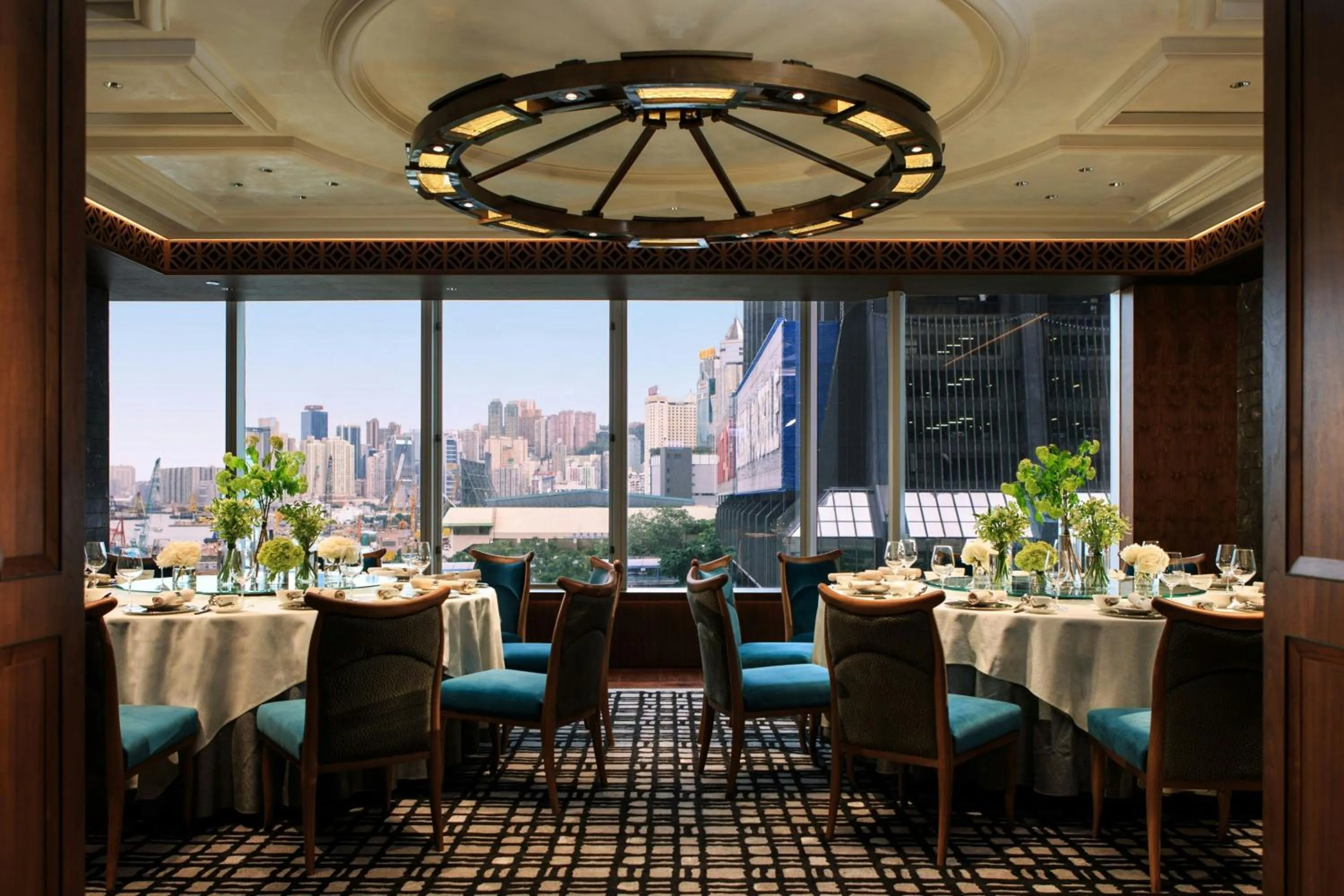 Restaurant/places to eat in Renaissance Hong Kong Harbour View Hotel