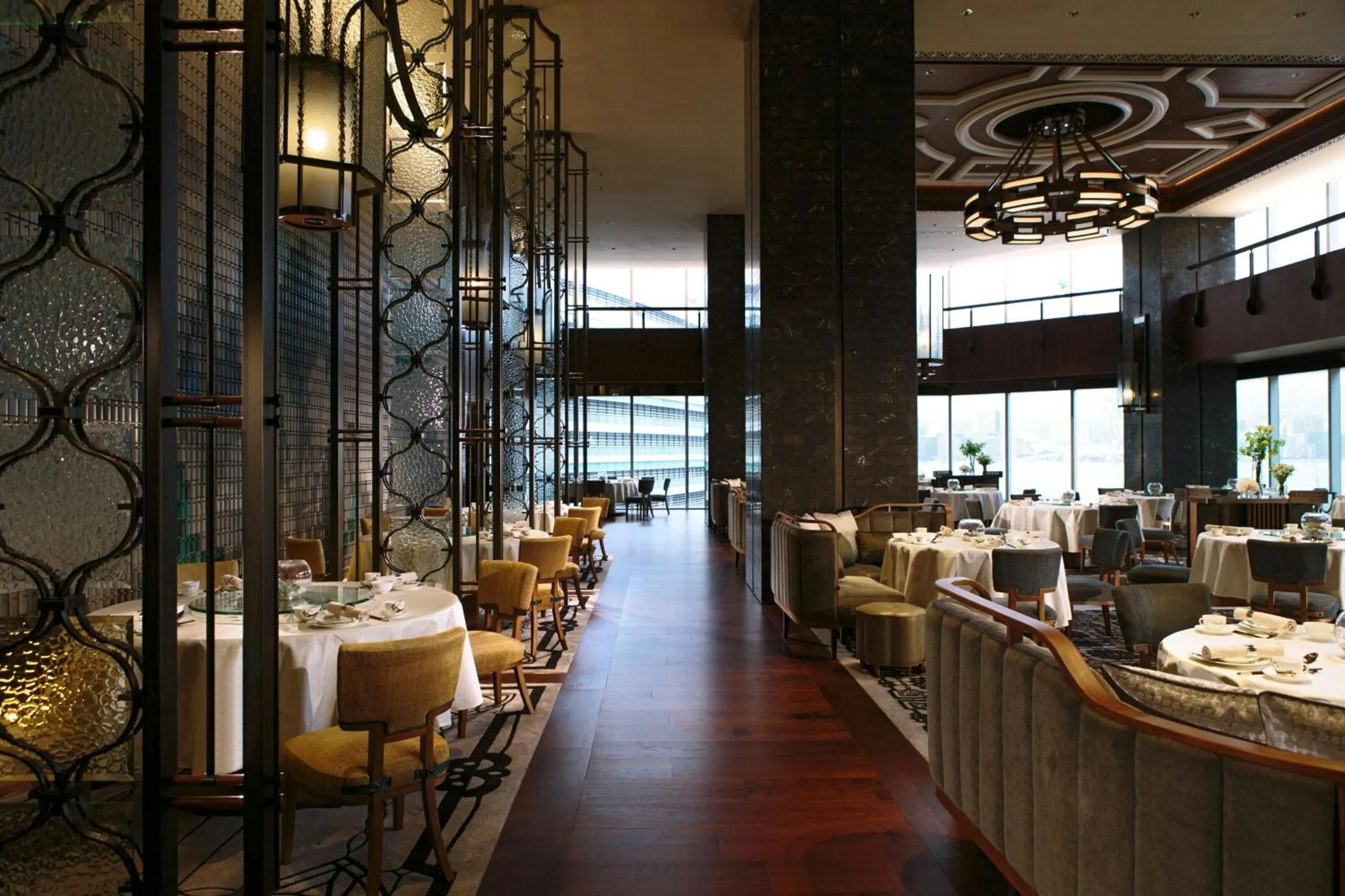 Restaurant/places to eat in Renaissance Hong Kong Harbour View Hotel