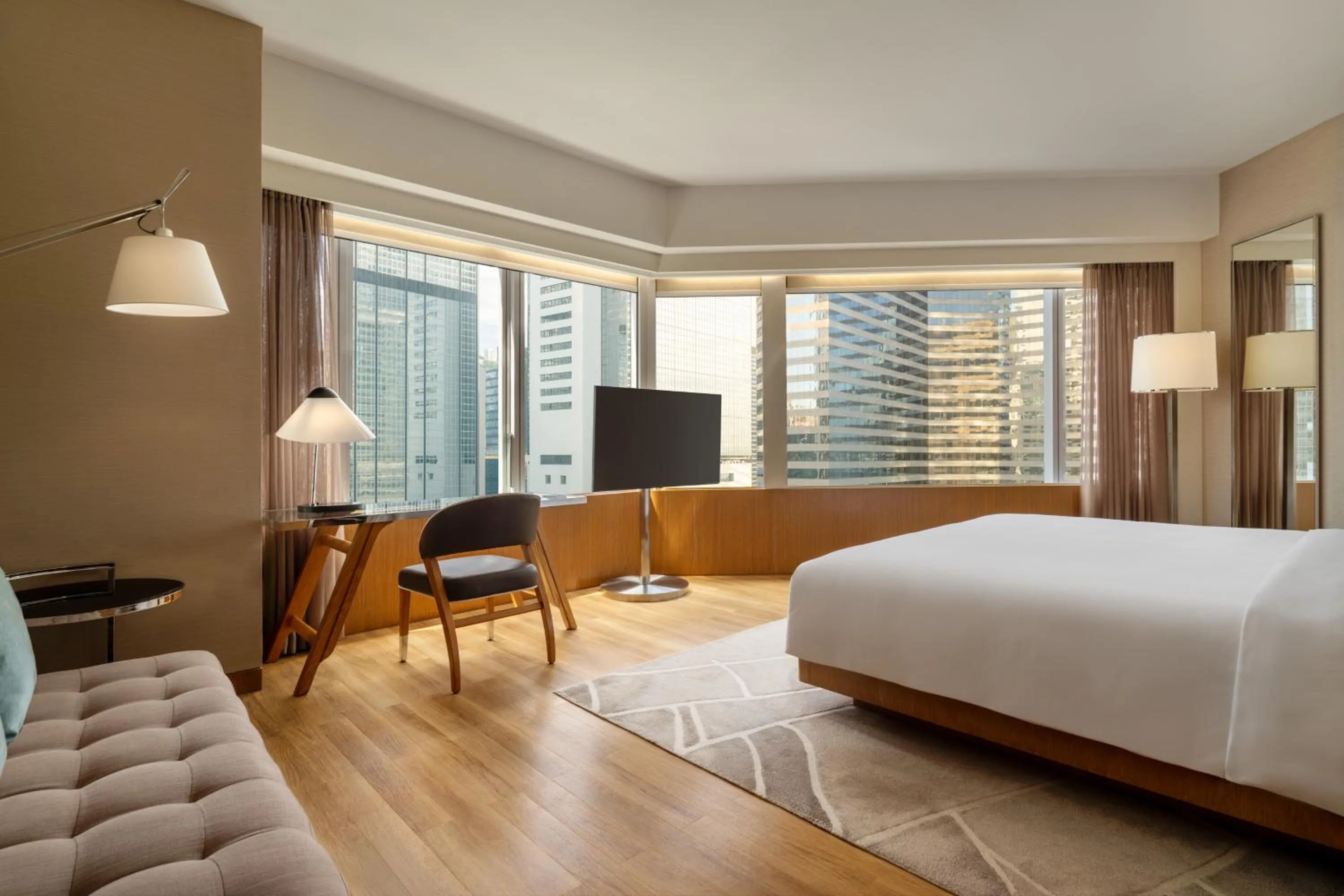 Bed in Renaissance Hong Kong Harbour View Hotel