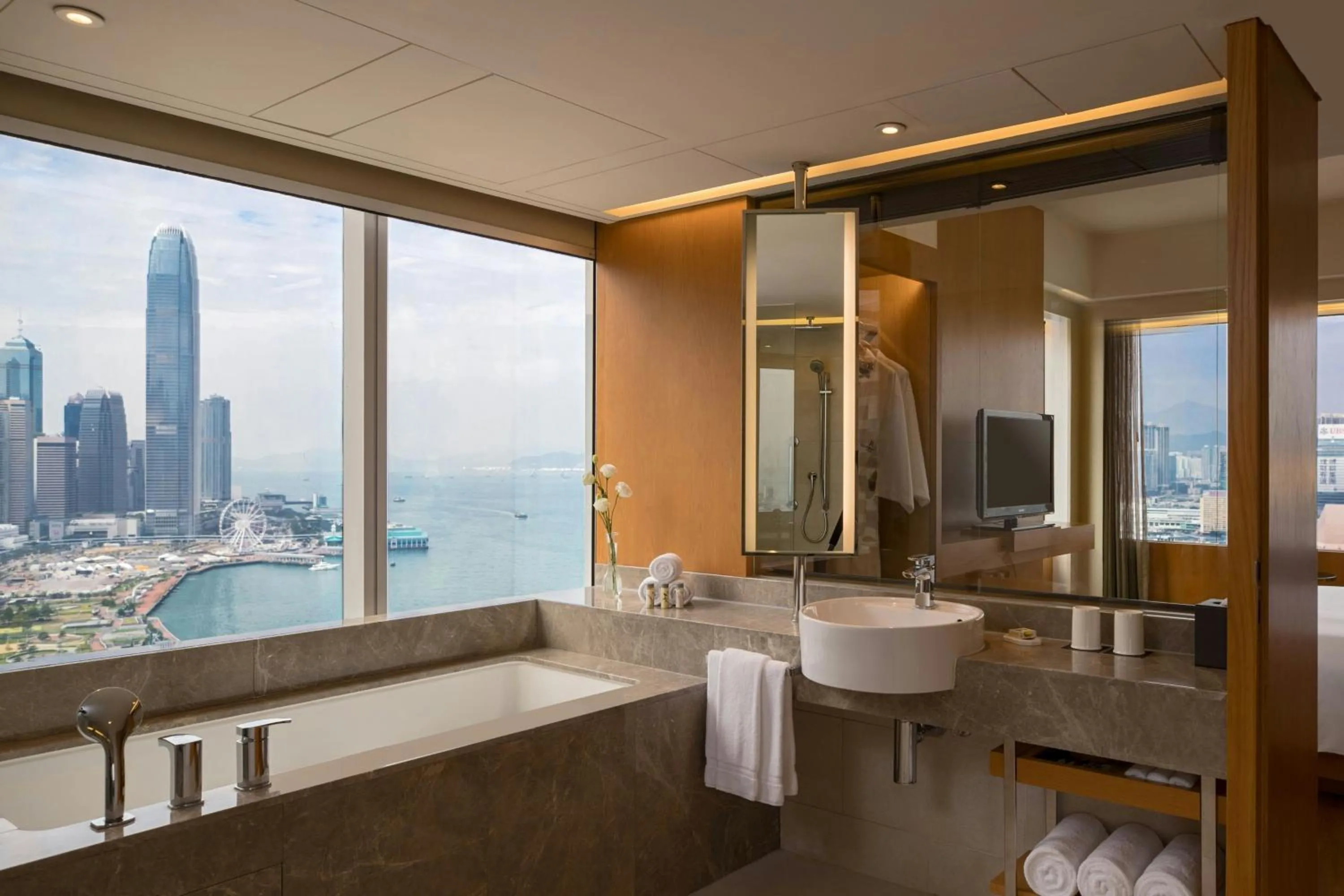Bathroom in Renaissance Hong Kong Harbour View Hotel