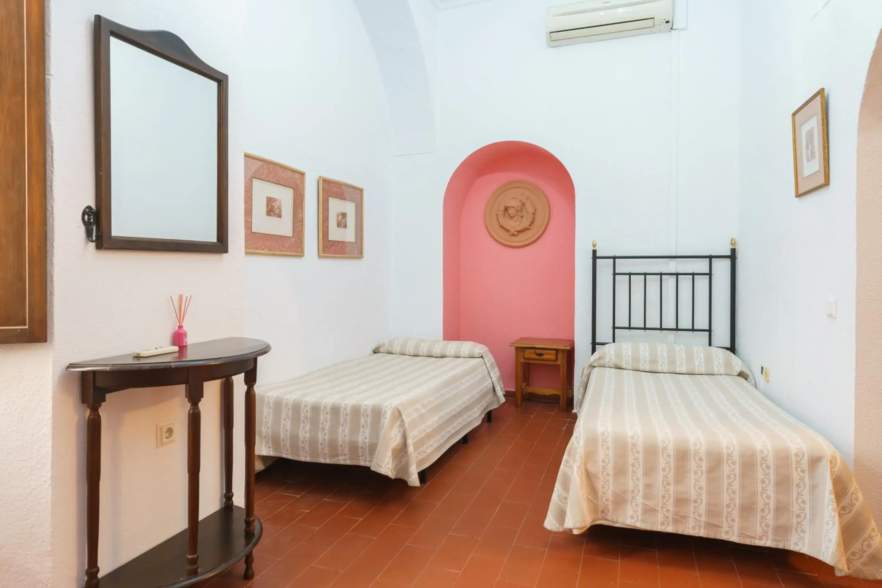 Family in Hotel Marqués de Torresoto by Vivere Stays Family in Hotel Marqués de Torresoto by Vivere Stays