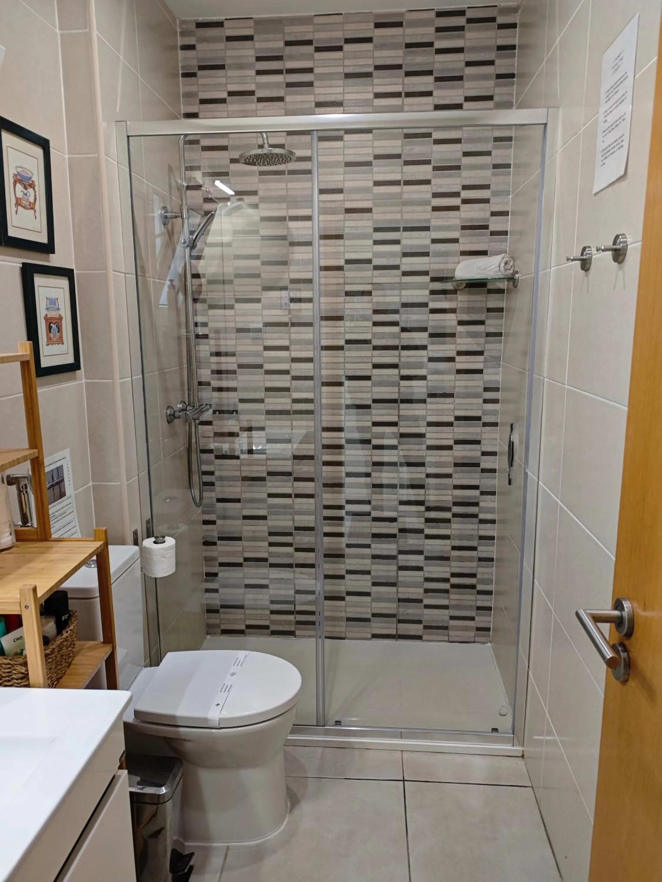 Bathroom in The Sunny Cottage by Freetimealgarve