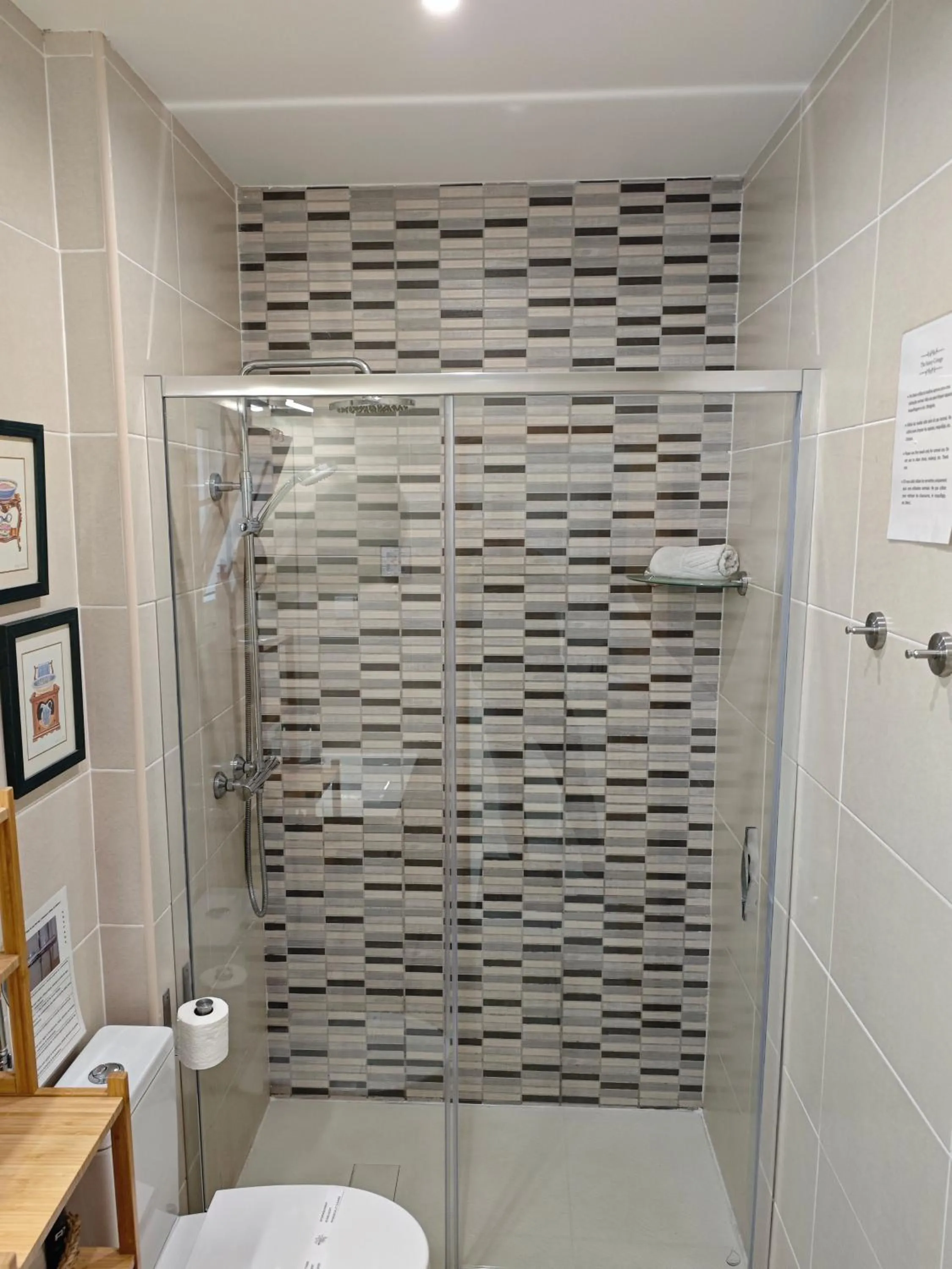 Bathroom in The Sunny Cottage by Freetimealgarve