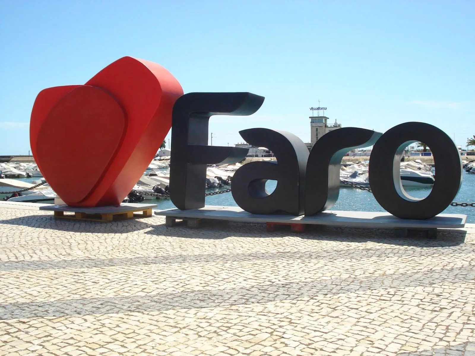 Off site in The Sunny Cottage by Freetimealgarve