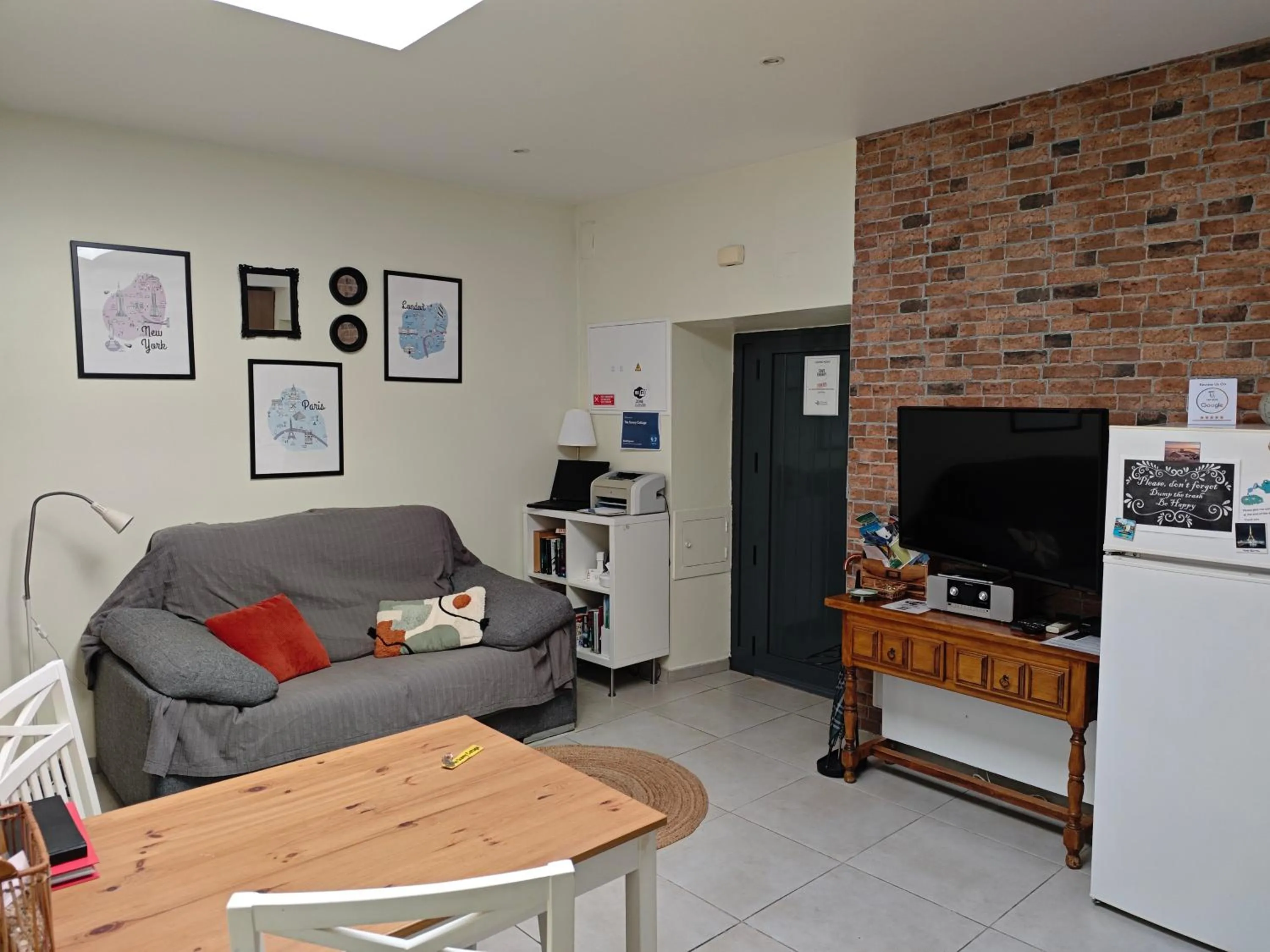 Living room in The Sunny Cottage by Freetimealgarve