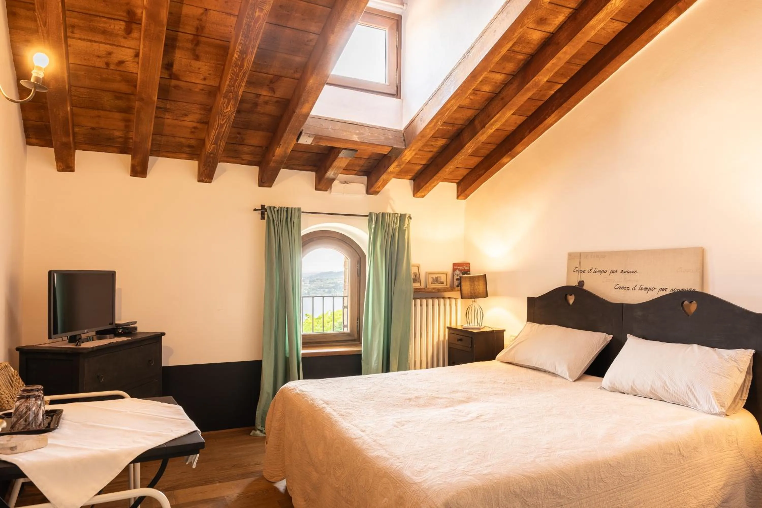 Bedroom, Bed in Premignaga Natural Home