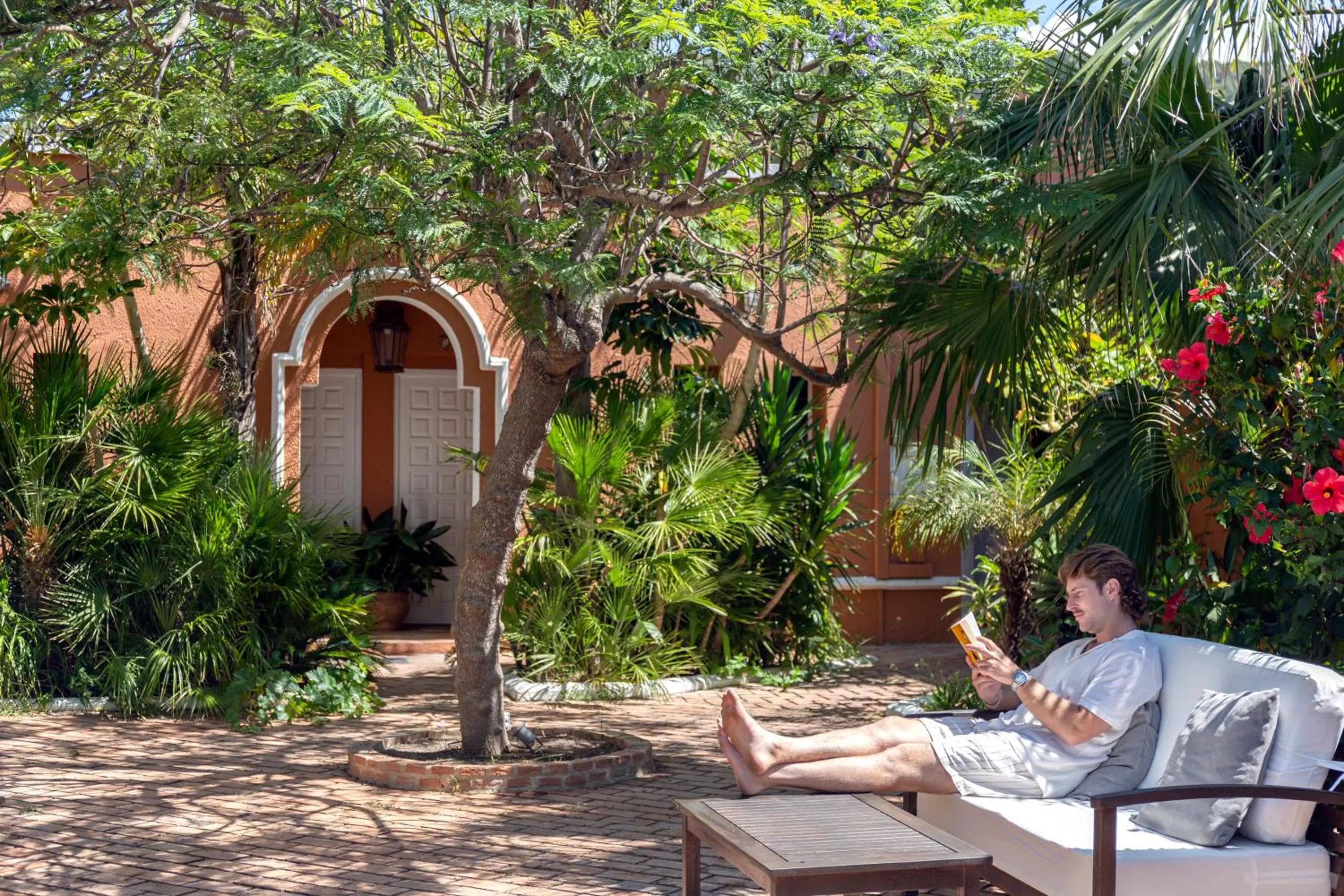Hotel Madreselva - Grupo Califa