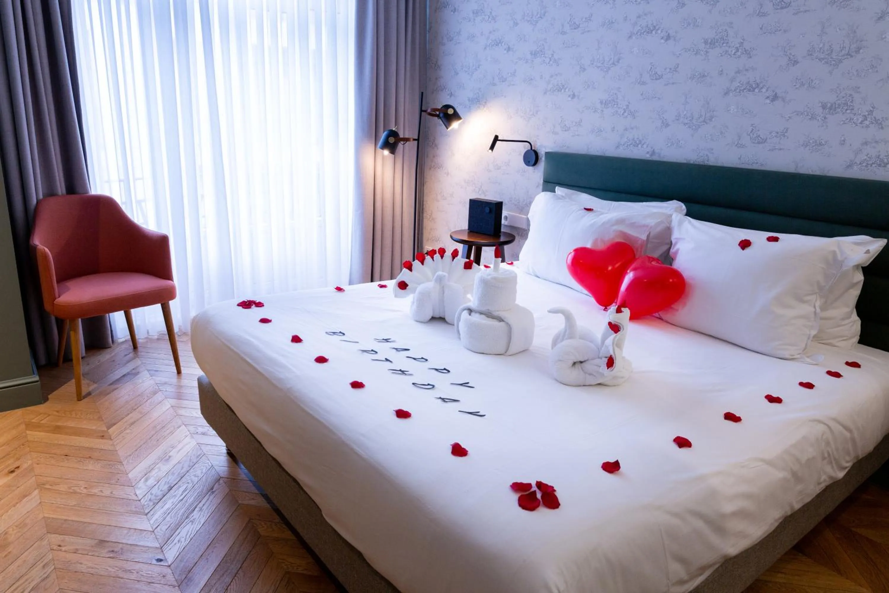 Decorative detail, Bed in Hotel Perrin - former Carlton