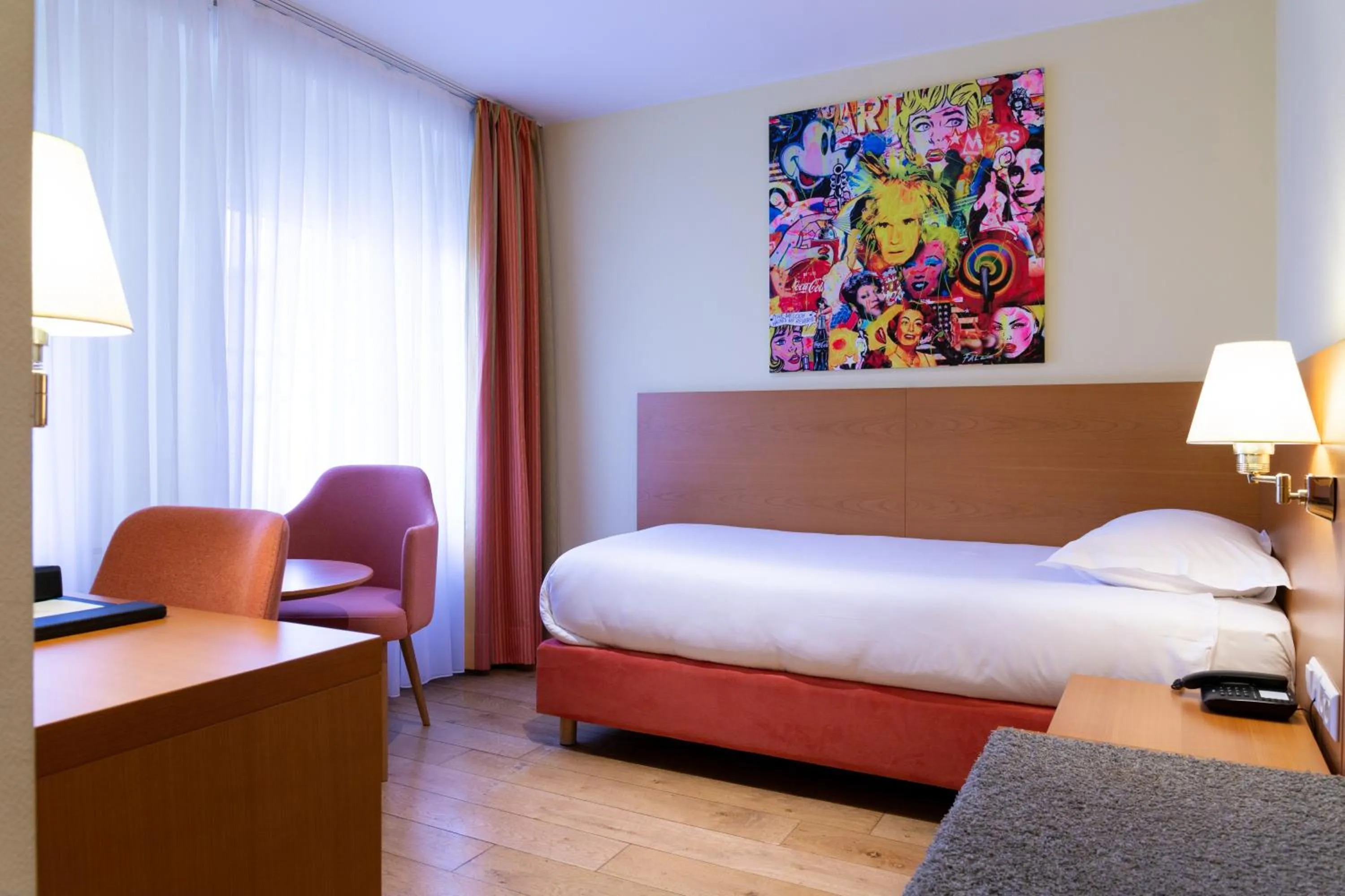 Bed in Hotel Perrin - former Carlton