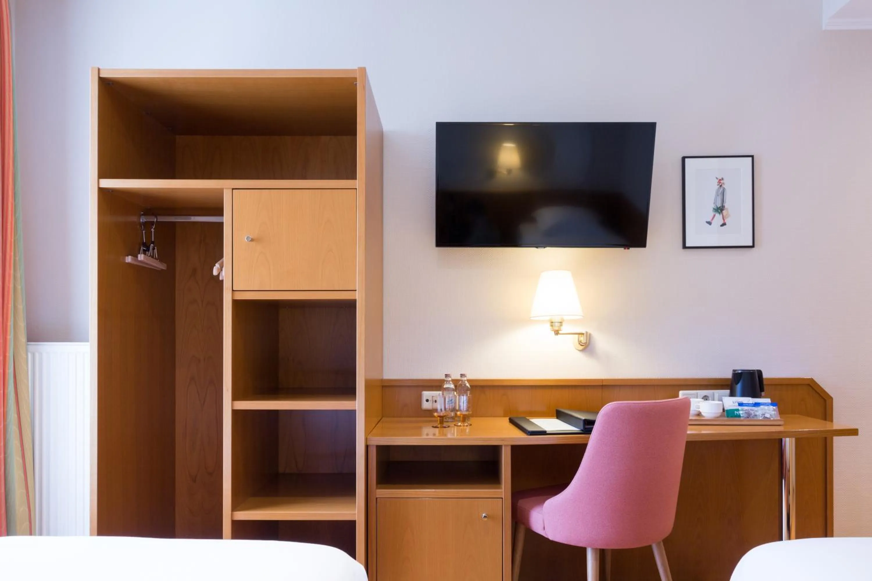 TV and multimedia in Hotel Perrin - former Carlton