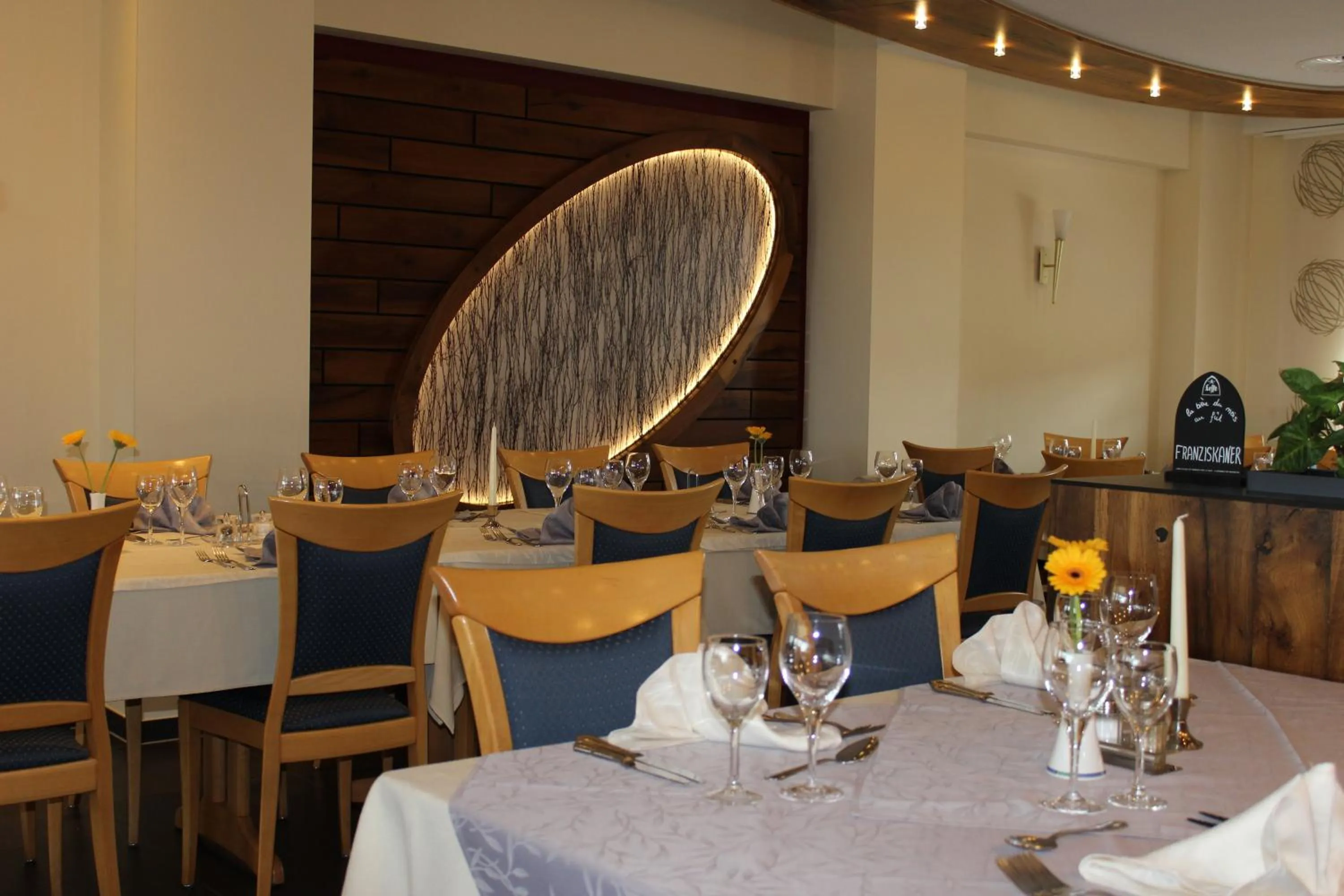 Restaurant/places to eat in Hotel Reiff