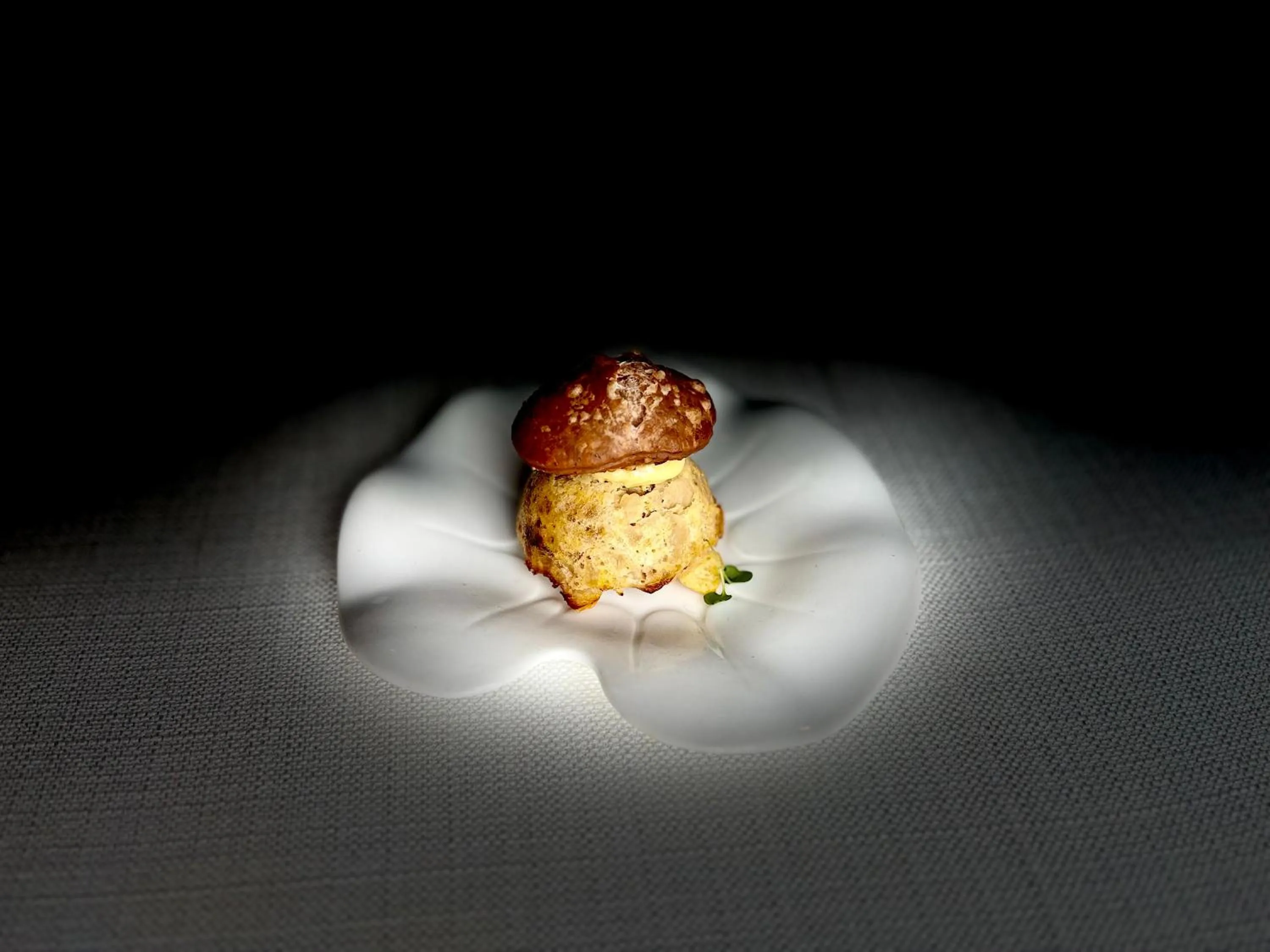 Restaurant/places to eat in The Seven Hotel