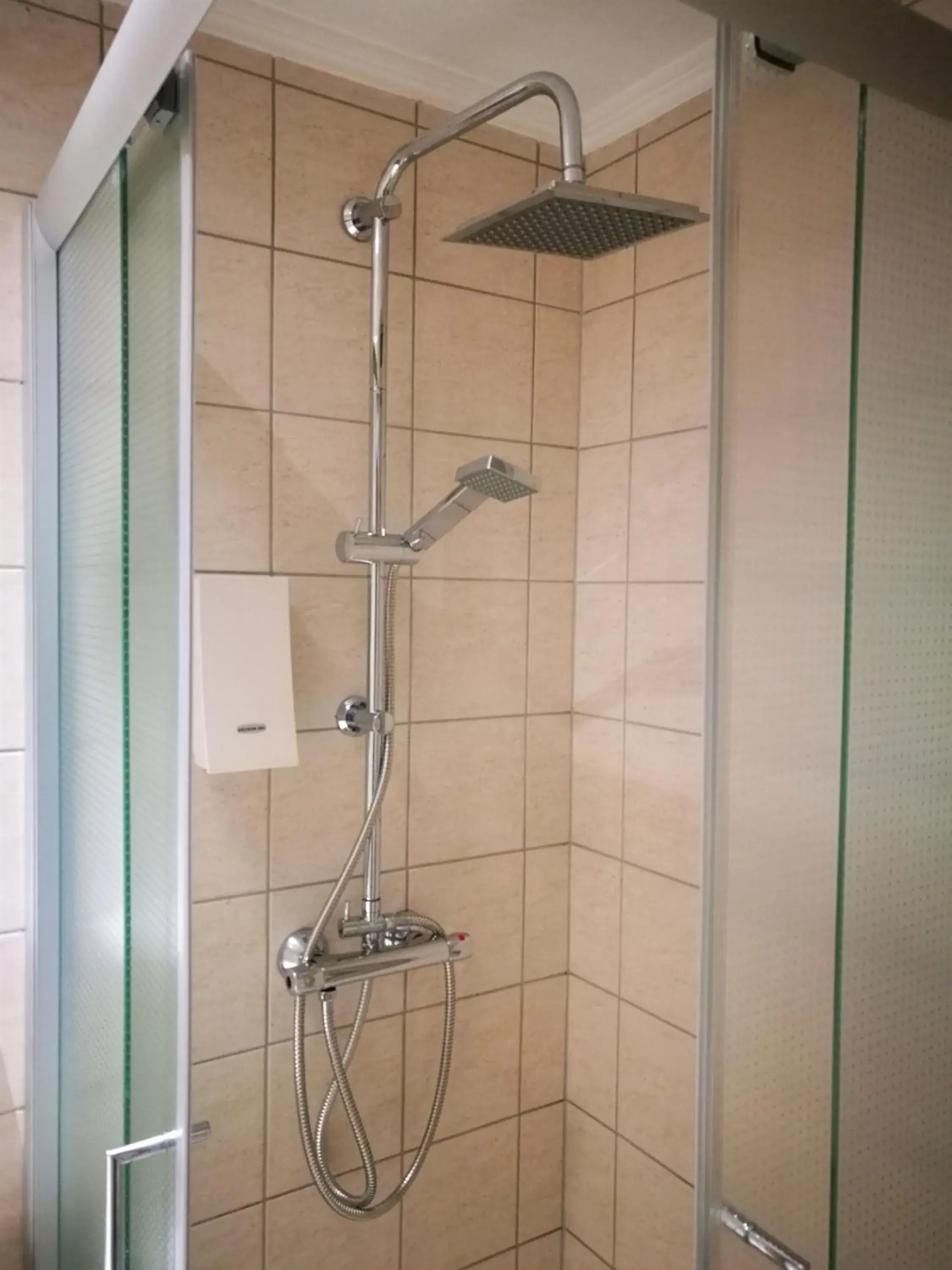 Shower, Bathroom in BIVIUS eat&sleep